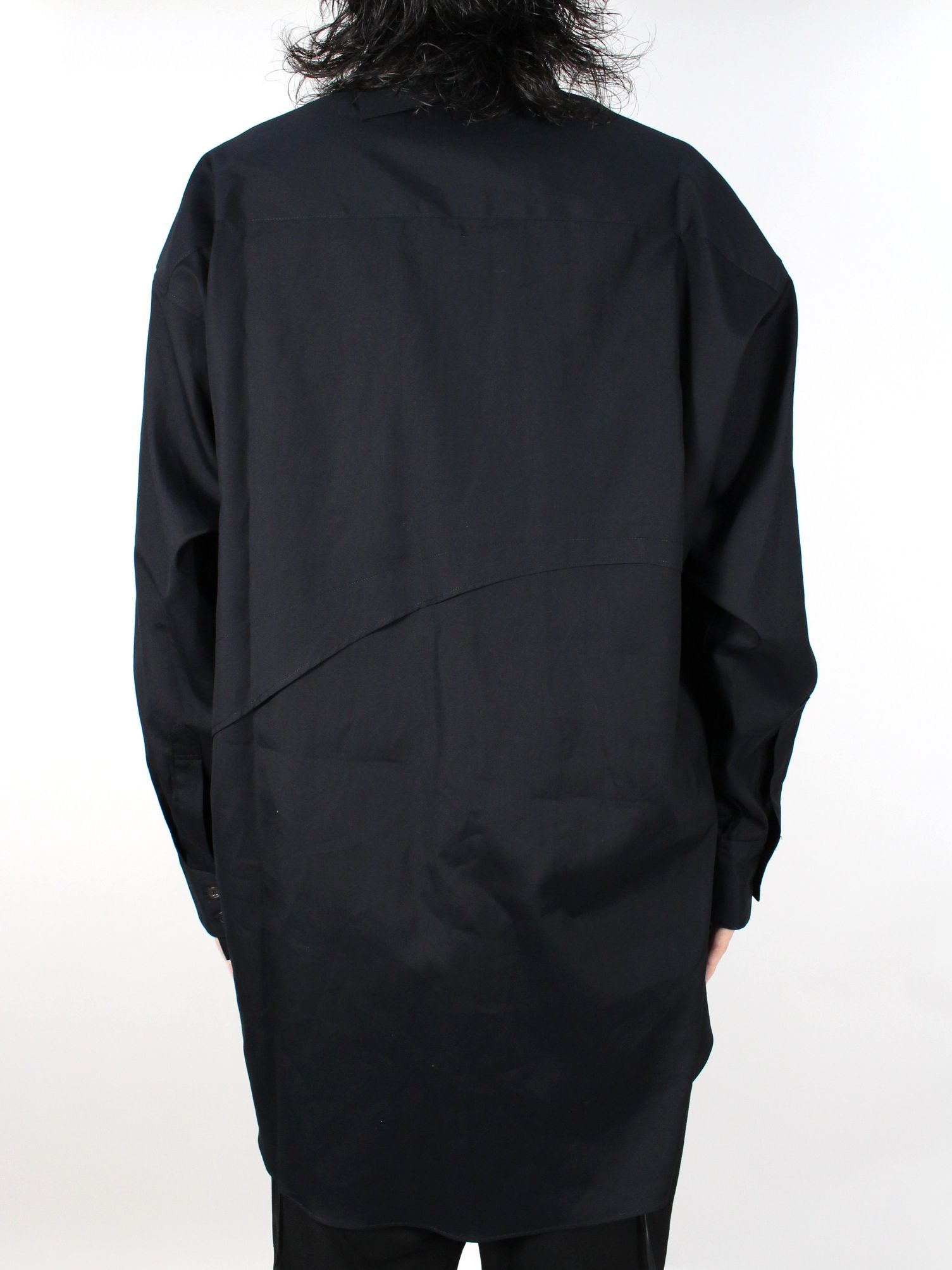 sulvam - 【23AW】オーバーラップ オーバーサイズ シャツ / BODY OVERLAP OVER SHIRT / ブラック | STORY