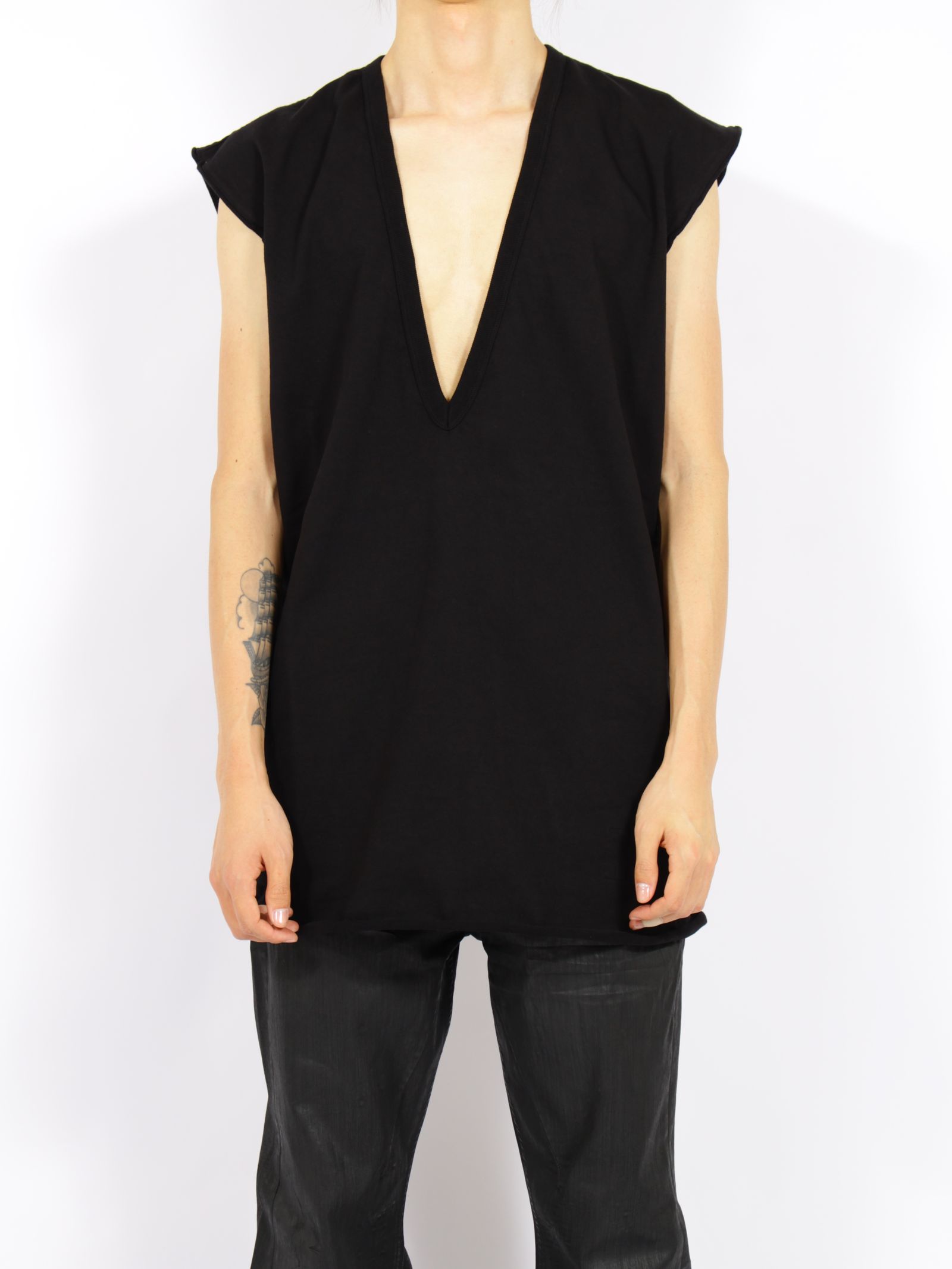 【26AW】ディラン Tシャツ Vネック カットソー  / DYLAN T / ブラック