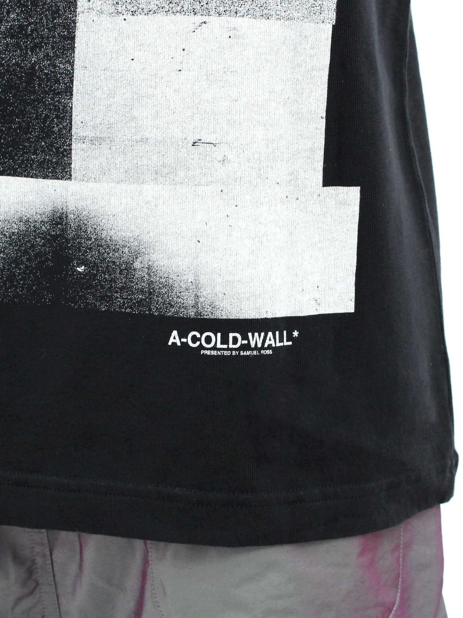 A-COLD-WALL* - バックプリント スプレー Tシャツ / ESSENTIALS