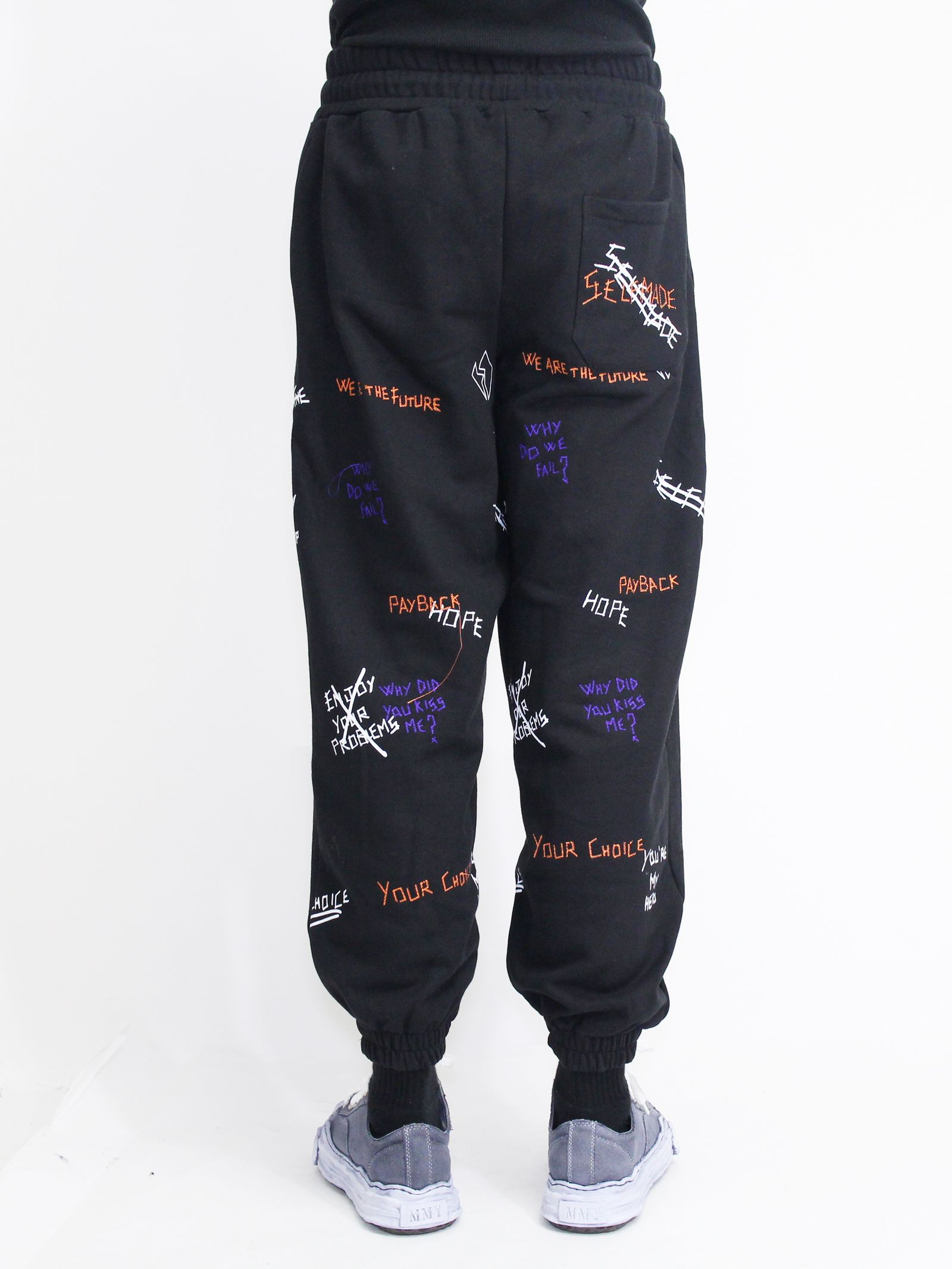 【20AW】総柄 刺繍プリント ジョガーパンツ / WRITTINGS JOGGER PANTS / ブラック