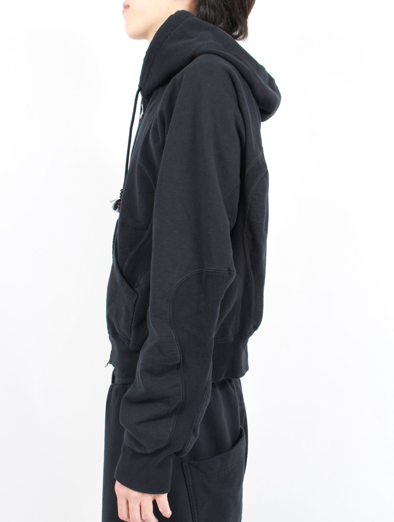 【25AW】 パネルド ジップアップ フーディー パーカー / PANELLED ZIP UP HOODIE / BLACK(ブラック)