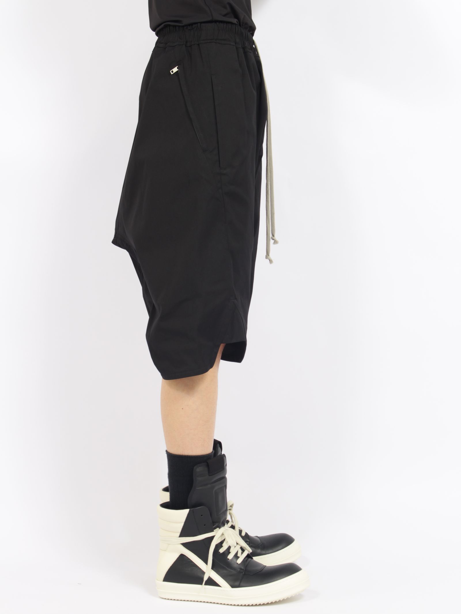 【26AW】バスケット スインガー バックジップ ドローストリング サルエル ショートパンツ / BASKET SWINGERS / ブラック