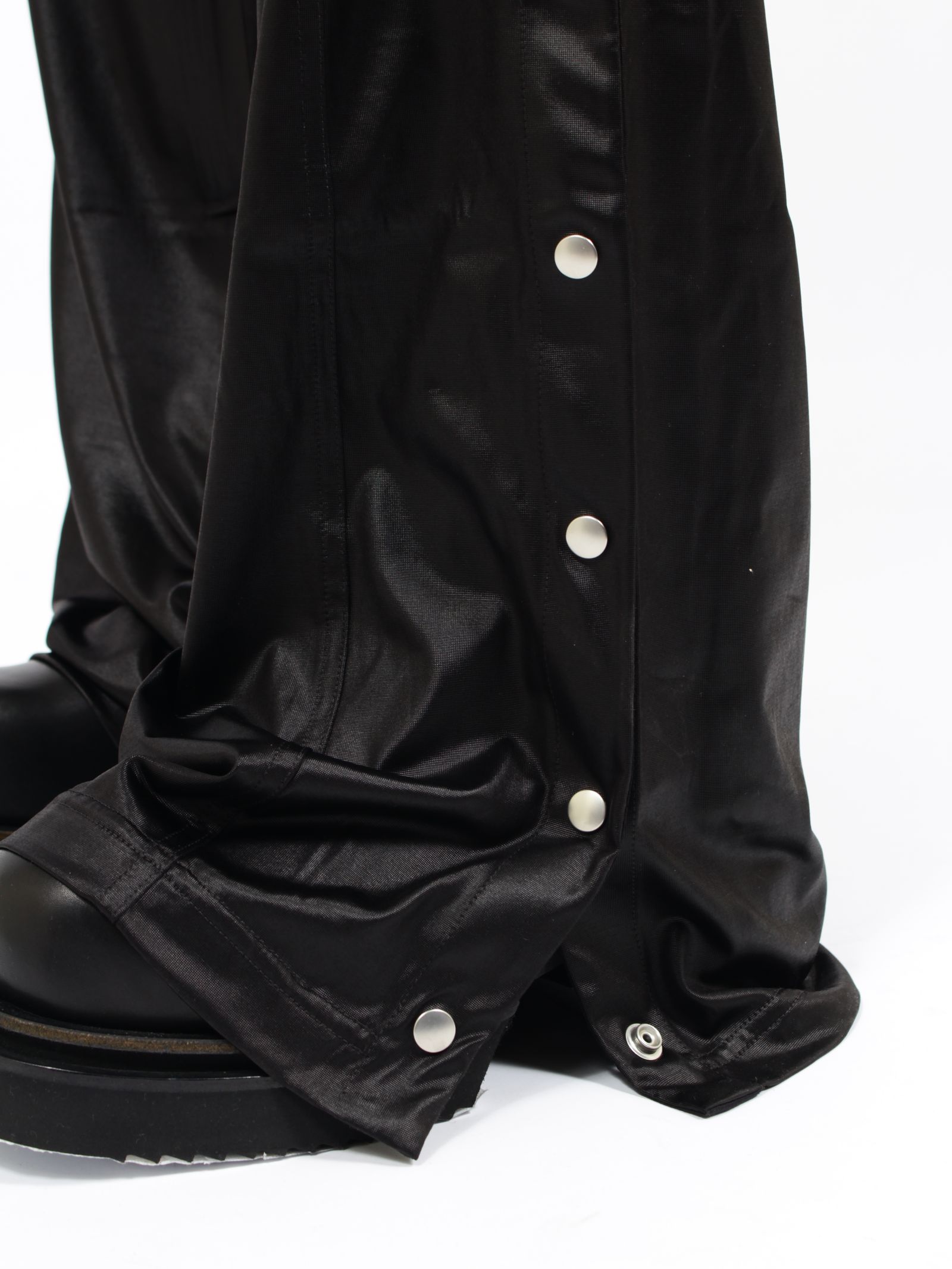 【26SS】サイドスナップボタン ワイド プッシャー パンツ / WIDE PUSHER PANTS / ブラック
