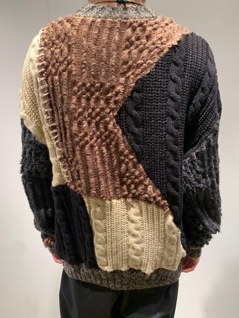 Andersson Bell【DAPHNE CREW-NECK SWEATER】を用いた大人ニットコーデ