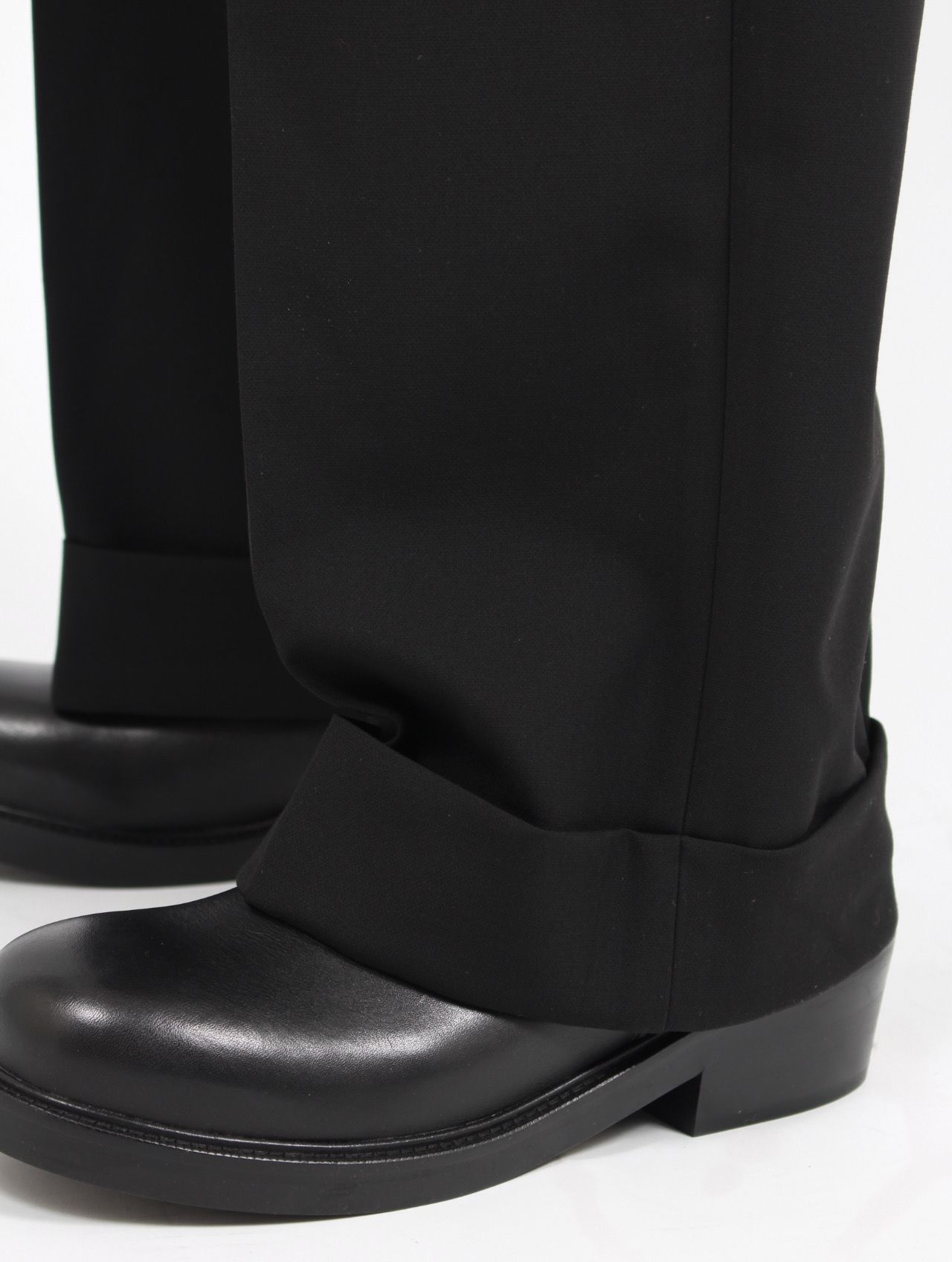 【25AW】フロー ワイド ターンアップ パンツ / FLOW WIDE TURN-UP PANTS / ブラック