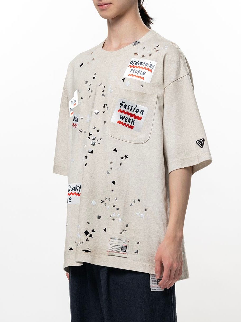 【26SS】エンブリッシュド ステッカー Tシャツ 半袖 カットソー / EMBLLISHED STECKER T-SHIRTS / ホワイト