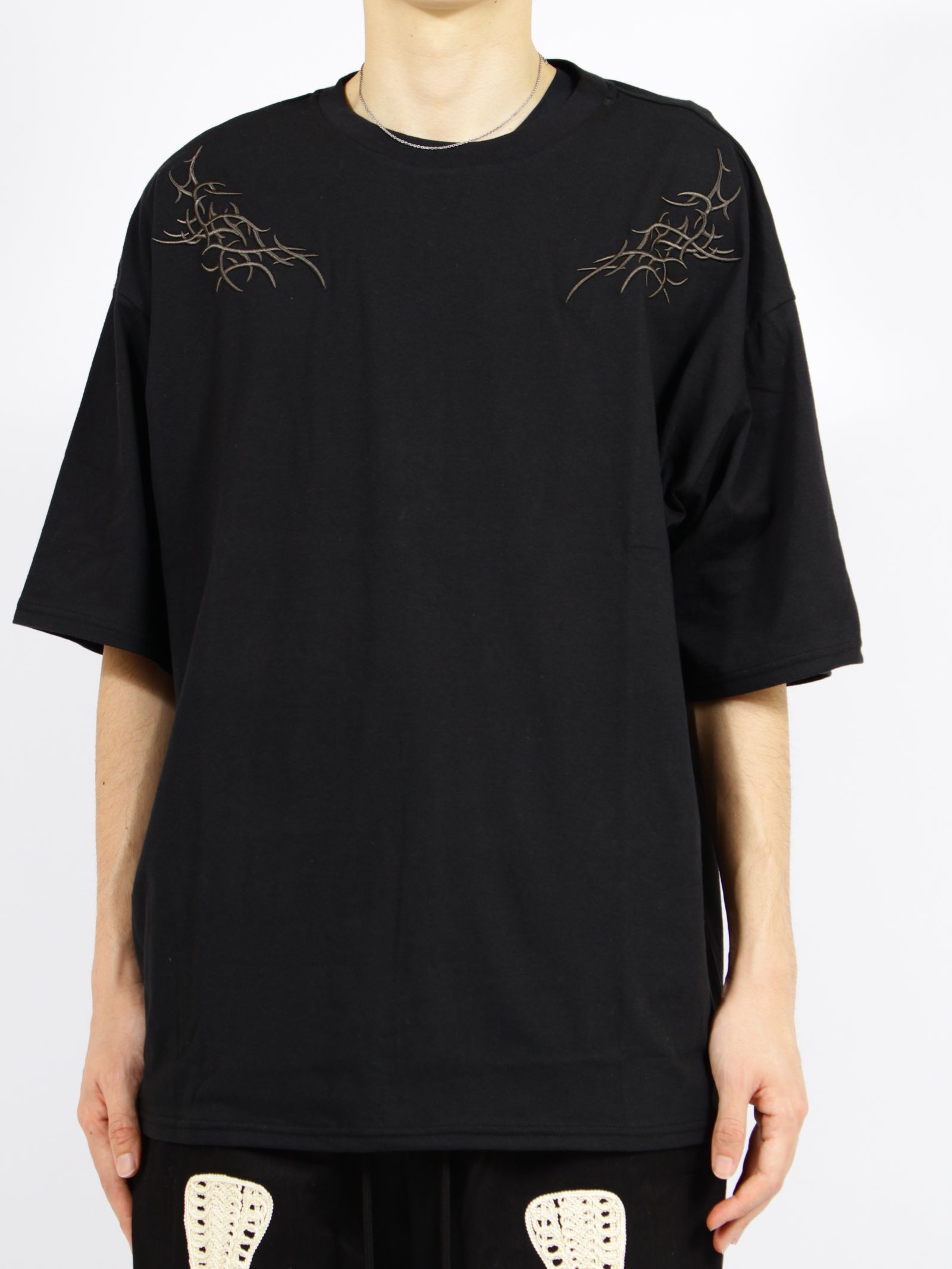 【26SS】3D エンブロイダリー Tシャツ / 3D EMBROIDERED T-SHIRT / ブラック