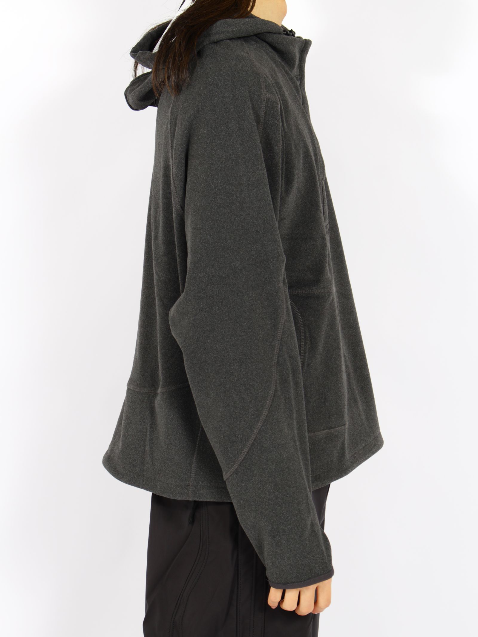 【26AW】レイヤード フーディー パーカー / LAYERED HOODIE / チャコール