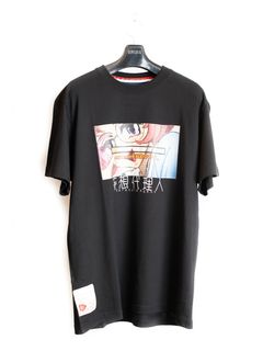 「妄想代理人」コラボ Tシャツ / Kamei's Doll / ブラック