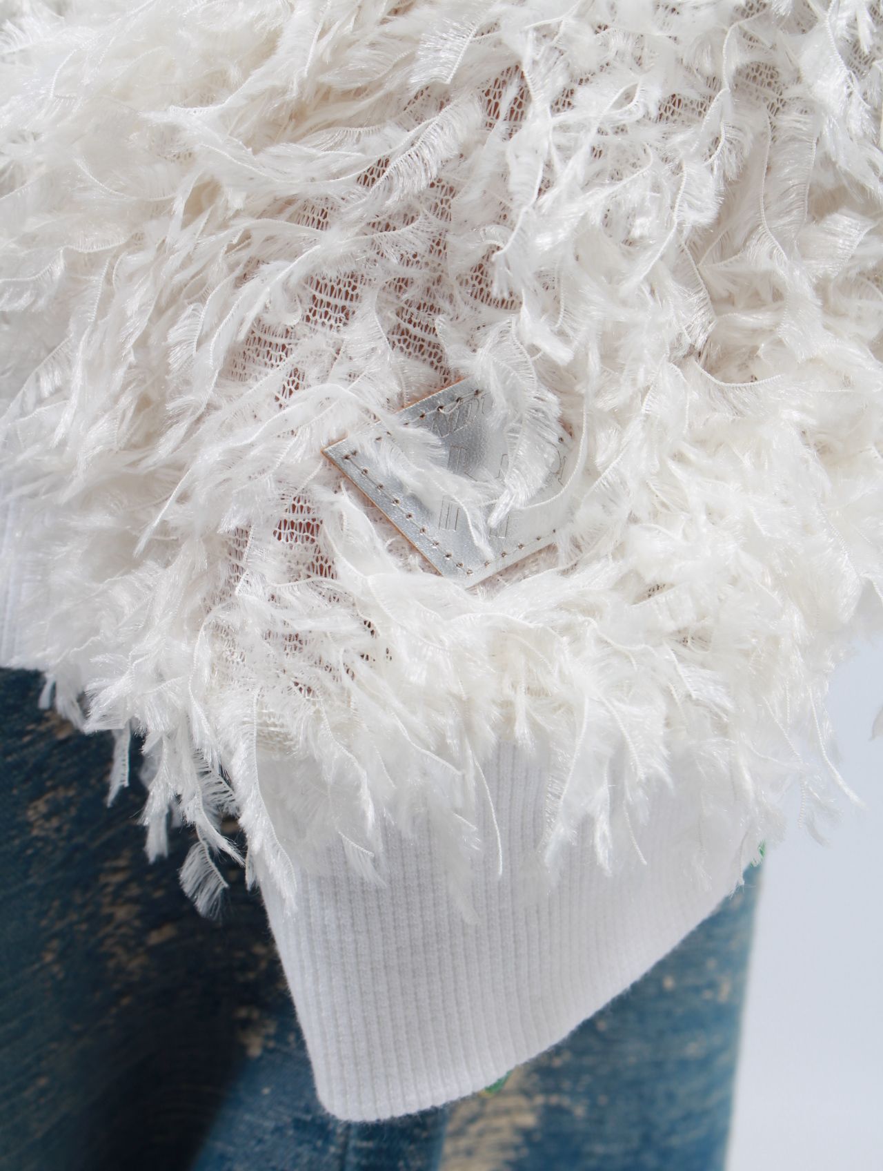 【25SS】フェザー ニット クルーネック セーター / FEATHER KNIT CREWNECK SWEATER / ホワイト