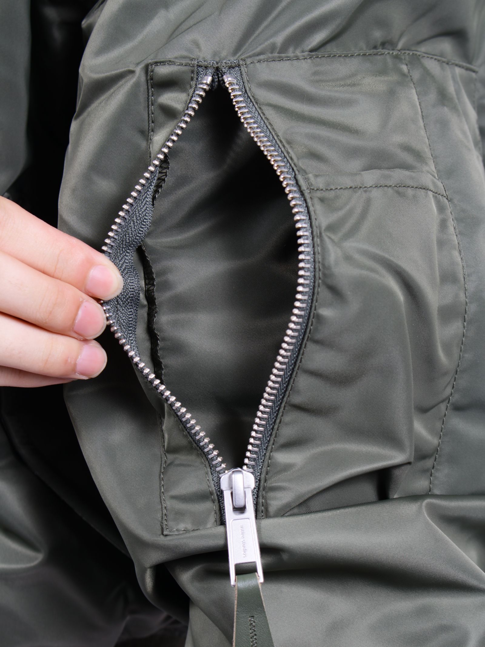 クロップド ブロード ボンバー / CROPPED BROAD BOMBER / KHAKI(カーキ)