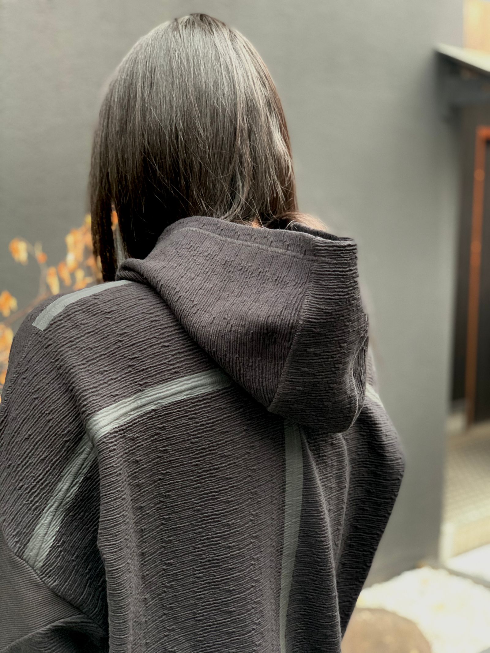 パネルロゴ フーディー / Knitted TEXTURED HOODY / ブラック × シルバー
