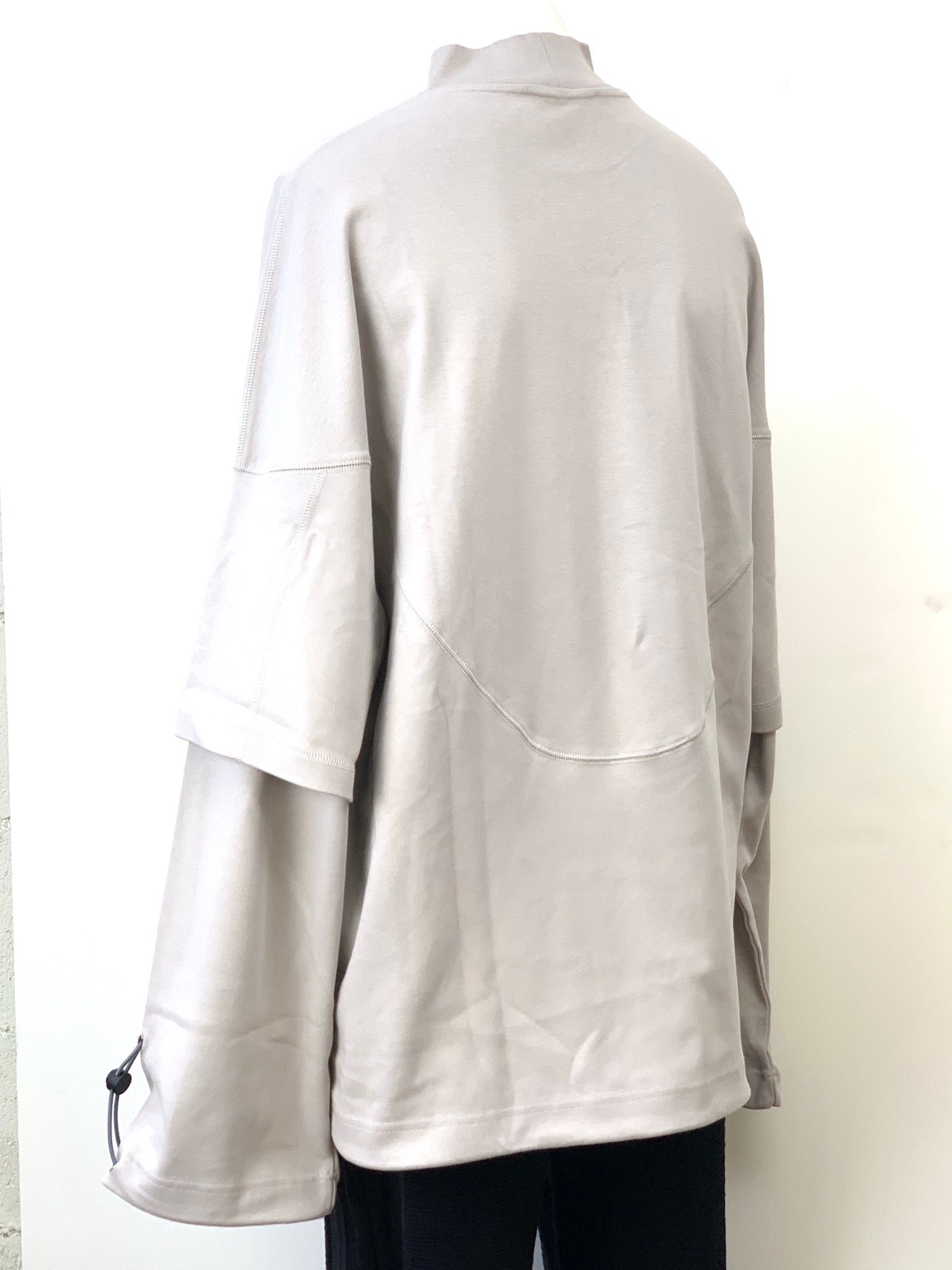 オーバーサイズ レイヤード ロングTシャツ / INETRLOCK CEMENT OVERSIZED DOUBLE SLEEVE T-SHIRT / ベージュ × ホワイト