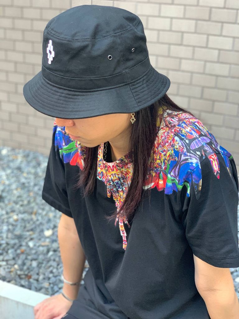 【MARCELO BURLON】STARTERコラボ ロゴ刺繍バケットハット