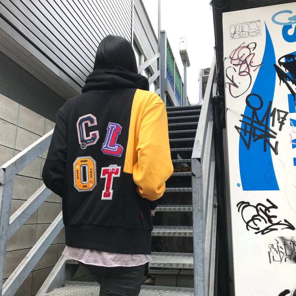 デイリーユースにピッタリな【CLOT】ブロックパーカー