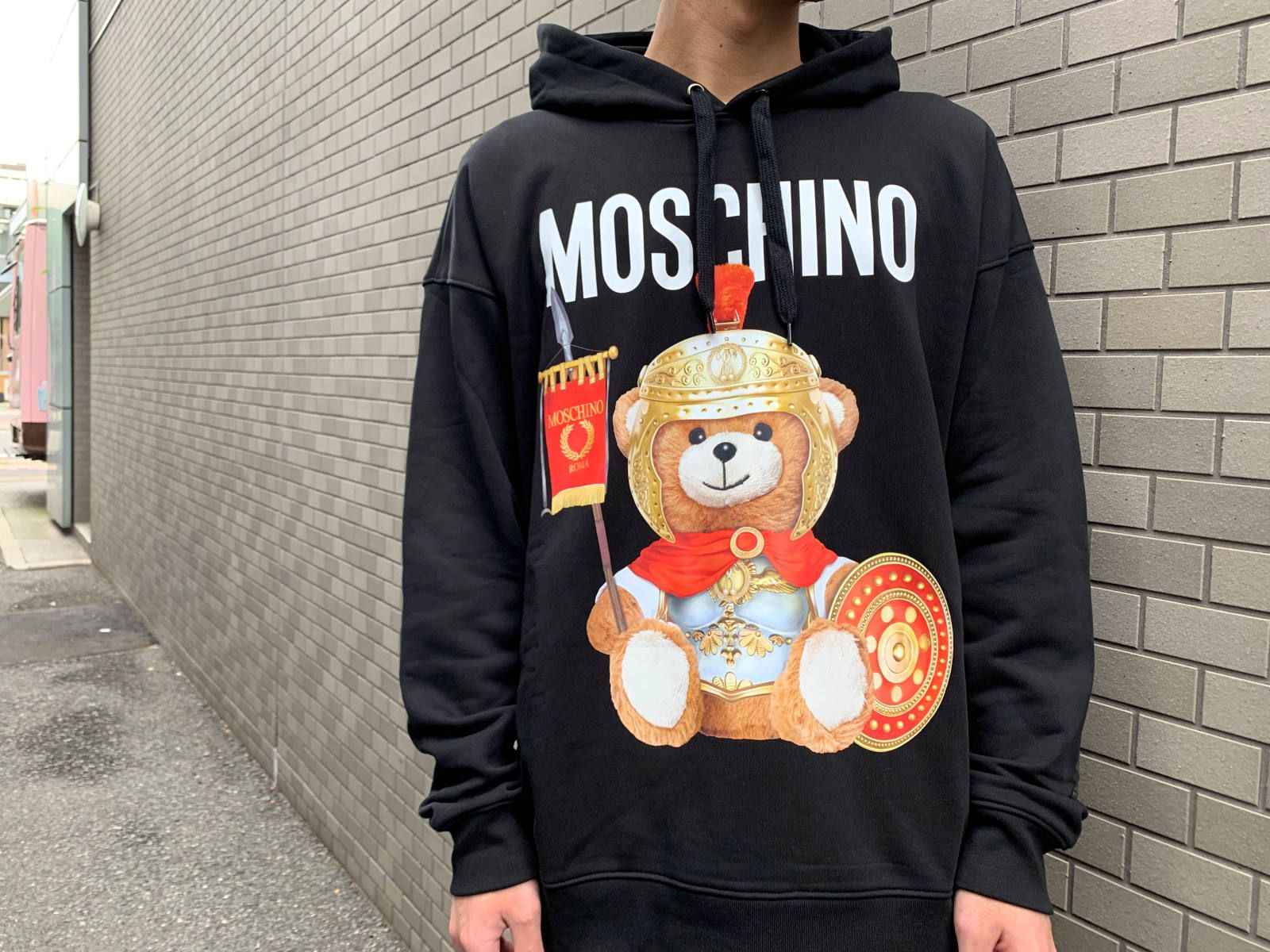 MOSCHINO】 芸能人も愛用する定番テディベアパーカー！ | STORY