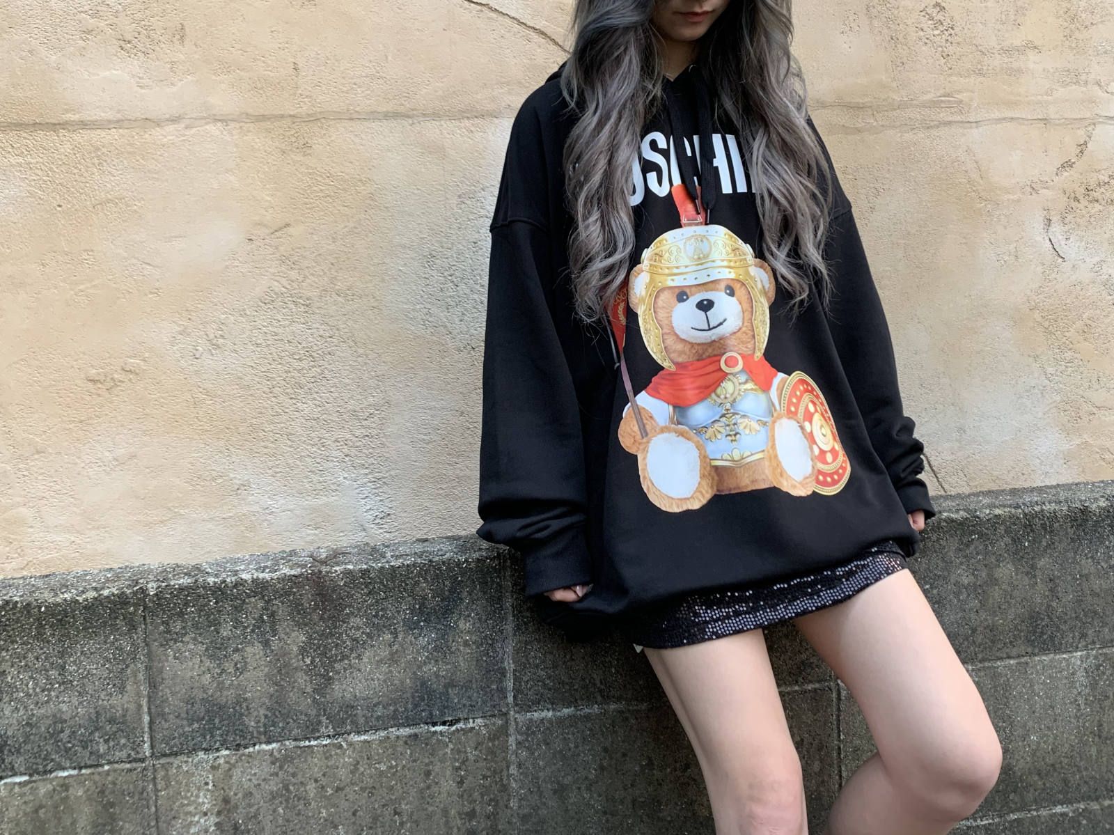 あやぱんださん着用” キュートさが魅力！【MOSCHINO】テディベアパーカーのご紹介です。 | STORY