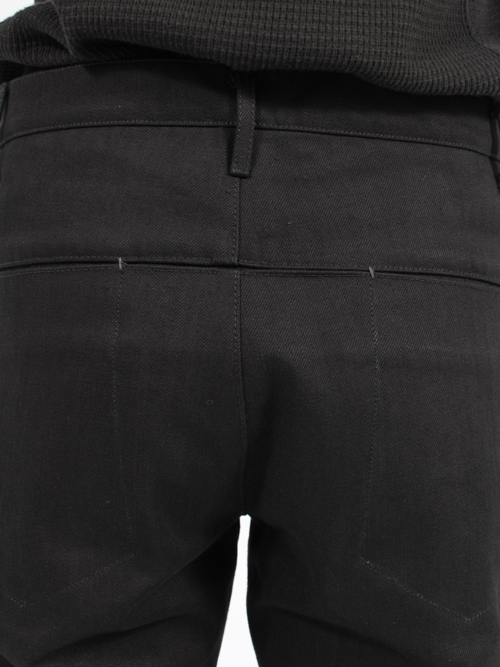 【24AW】バック スプリット フィッテッド デニム トラウザー / BACK SPLIT FITTED DENIM TROUSERS / オフブラック