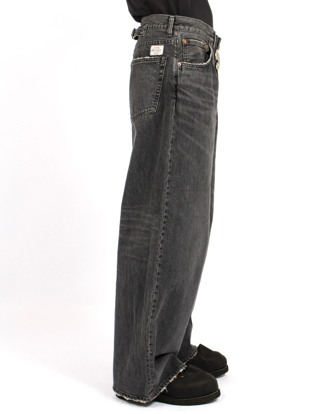 【25AW】"D" バックル スーパー ワイド デニム パンツ / "D" BUCKLE SUPER WIDE DENIM PANTS / ブラック