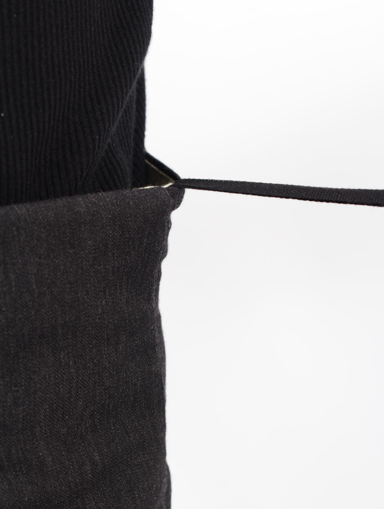 【25SS】プリーツ ウエスト ワイドフィット トラウザーズ / PLEATED-WAIST WIDE FIT  TROUSERS / ダークグレイ