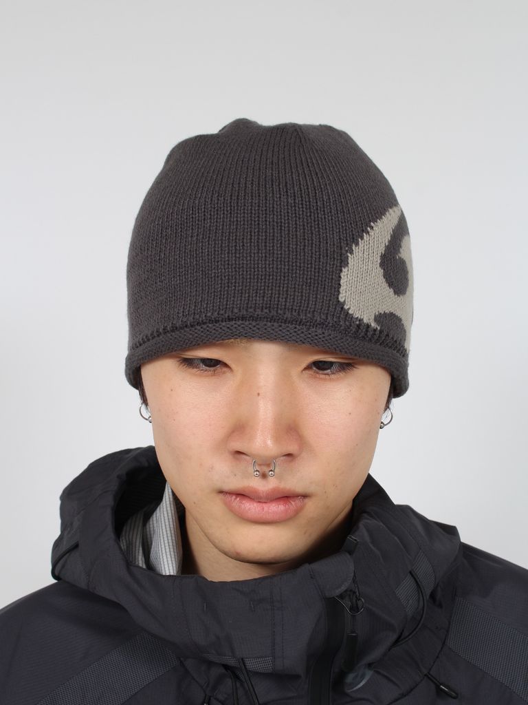 SAN SAN GEAR - 【24SS】ロゴ ビーニー / LOGO BEANIE / チャコール 