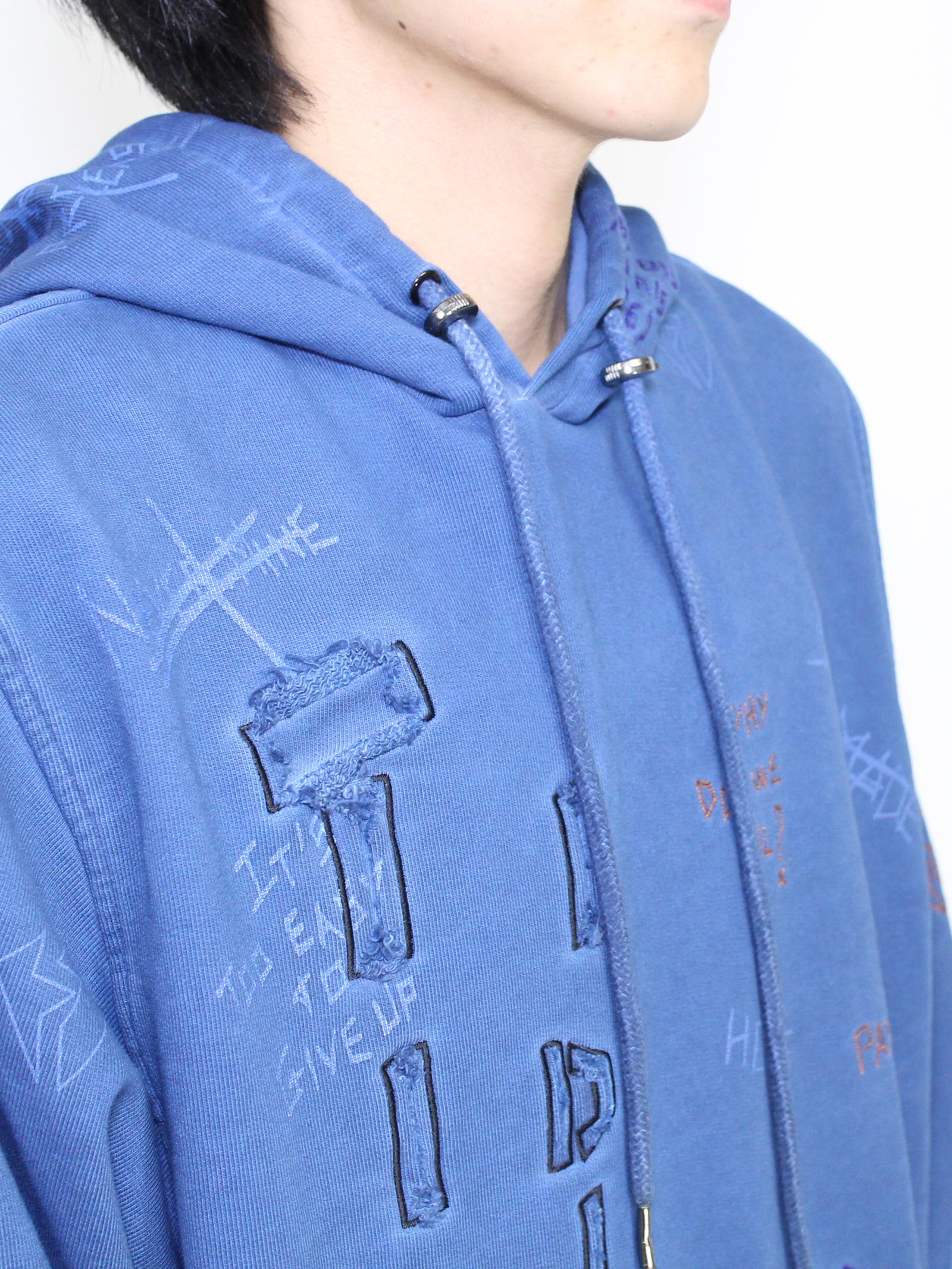 【20AW】総柄 刺繍プリント パーカー / WRITTINGS HOODIE / ネイビー