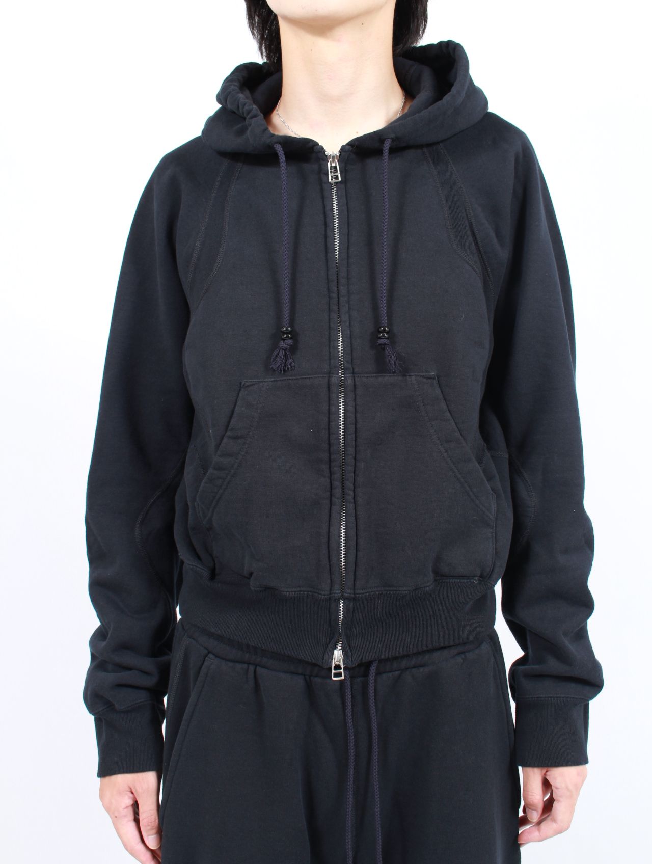 【25AW】 パネルド ジップアップ フーディー パーカー / PANELLED ZIP UP HOODIE / BLACK(ブラック)