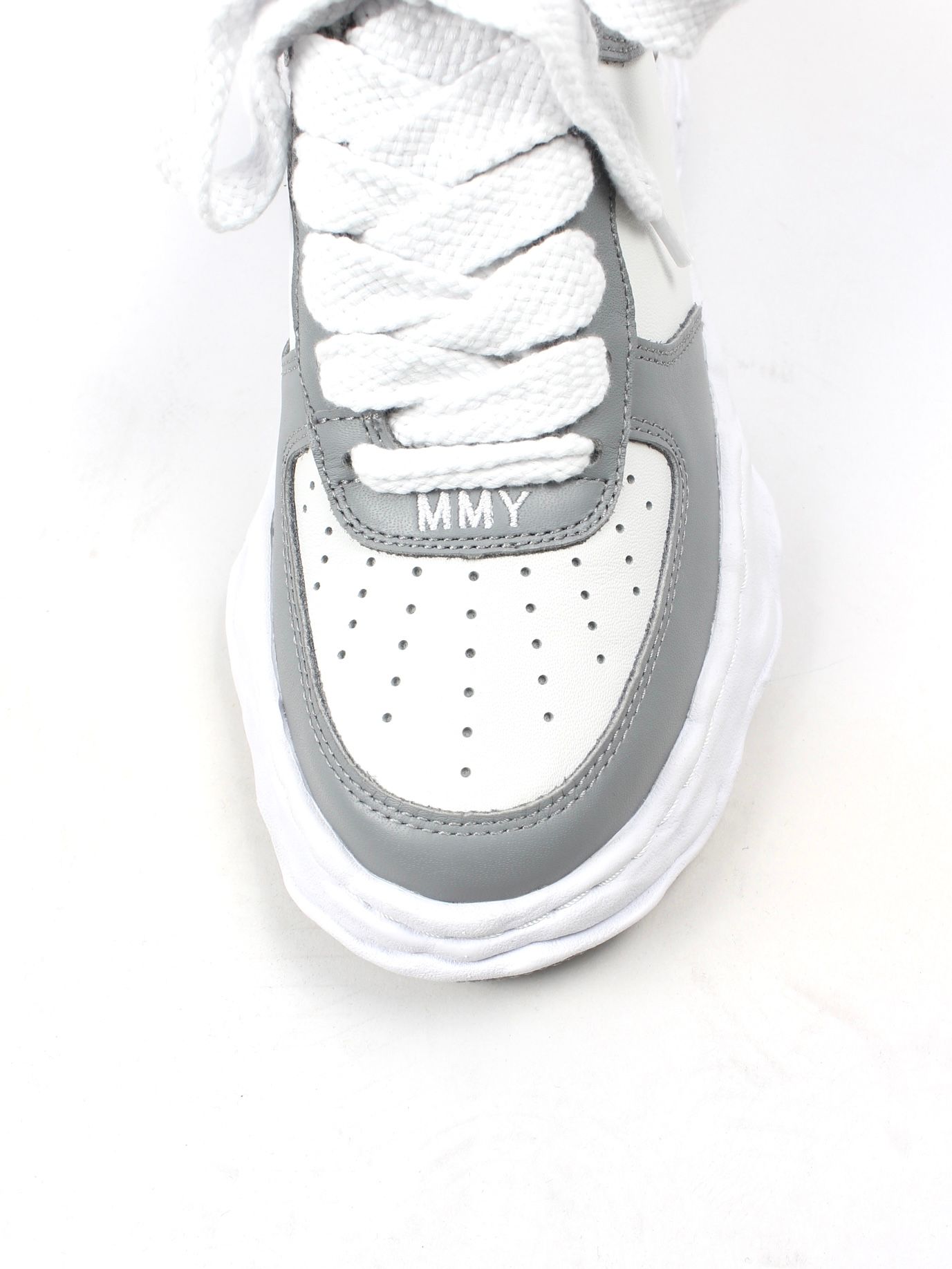 "ウェイン" レザー ローカット スニーカー / WAYNE OG Sole Leather Low-top Sneaker / グレー × ホワイト