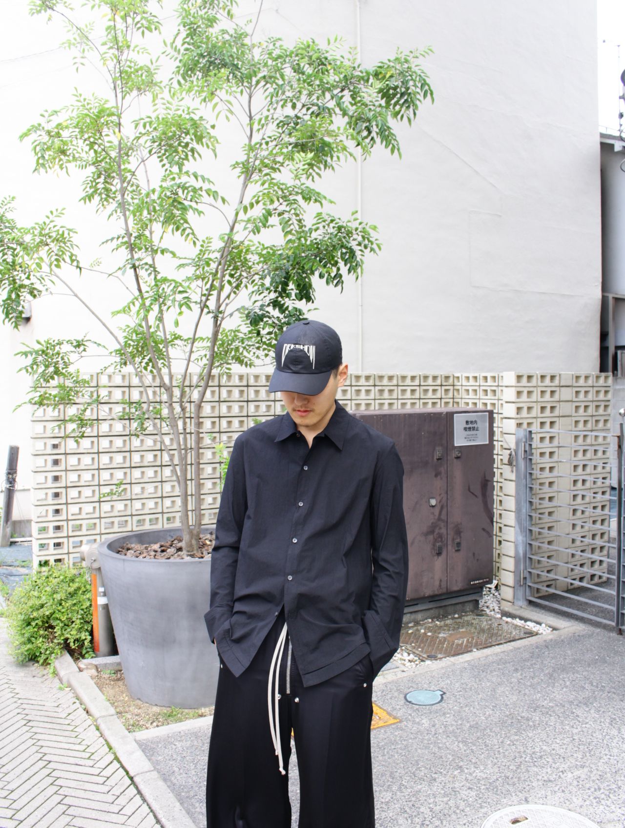【25SS】ハンドステッチ ヘム ボンバー リラックス フィット シャツ / HAND-STITCHED HEM BORDER  RELAXED FIT SHIRT / ブラック