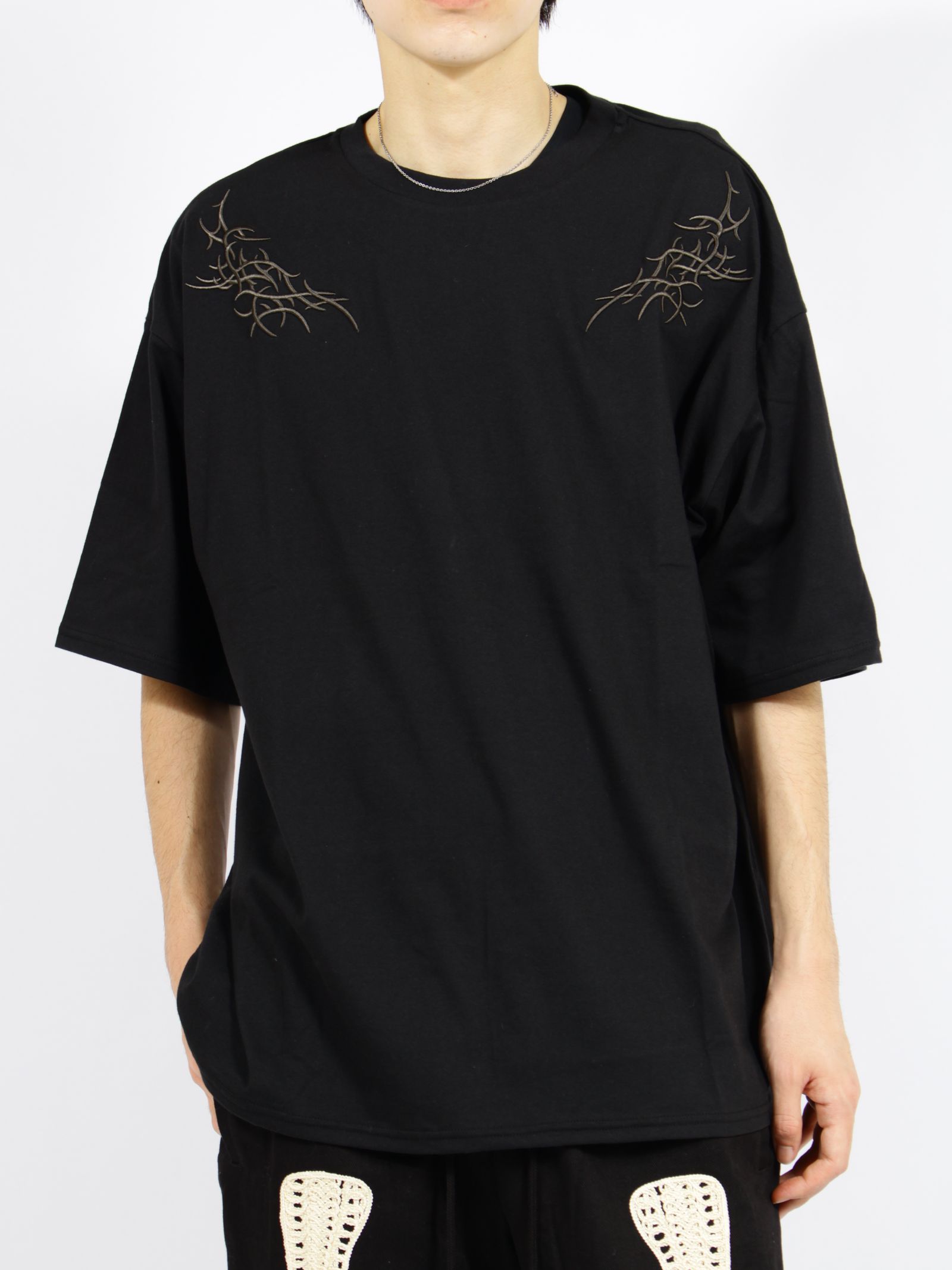 【26SS】3D エンブロイダリー Tシャツ / 3D EMBROIDERED T-SHIRT / ブラック