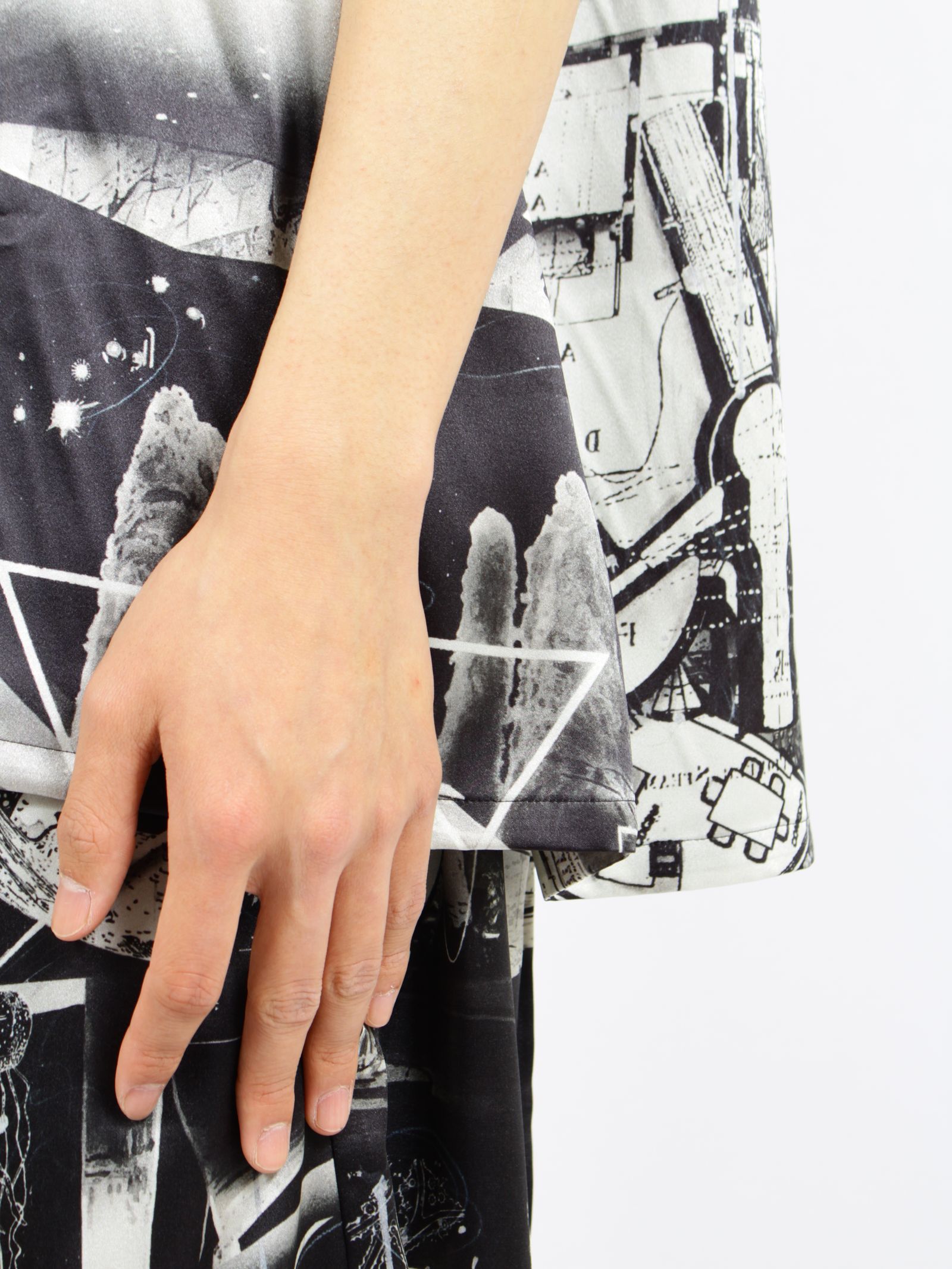【26SS】佃弘樹 グラフィック シャツ / × HIROKI TSUKUDA GRAPHIC SHIRT / ブラック