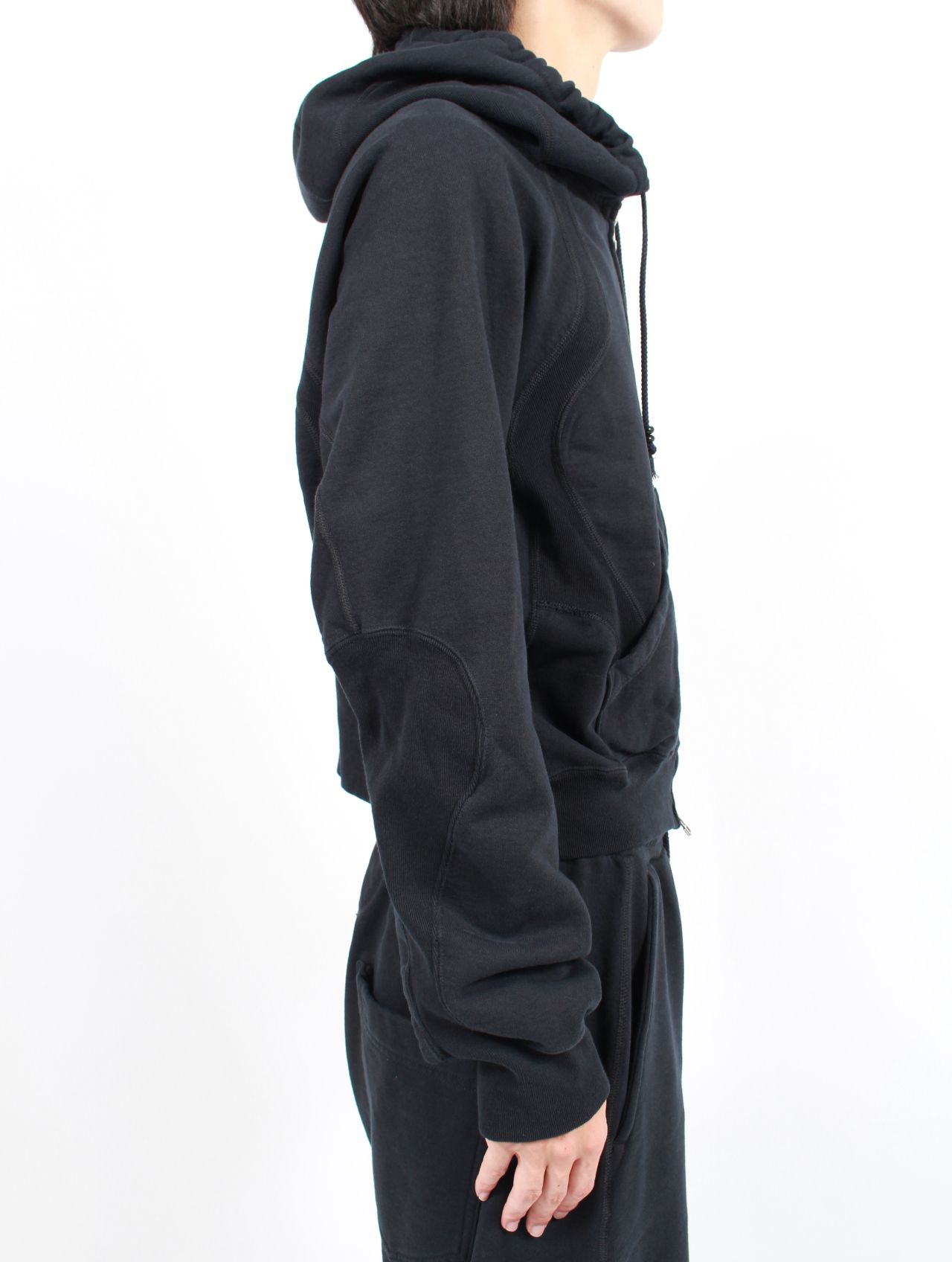 【25AW】 パネルド ジップアップ フーディー パーカー / PANELLED ZIP UP HOODIE / BLACK(ブラック)