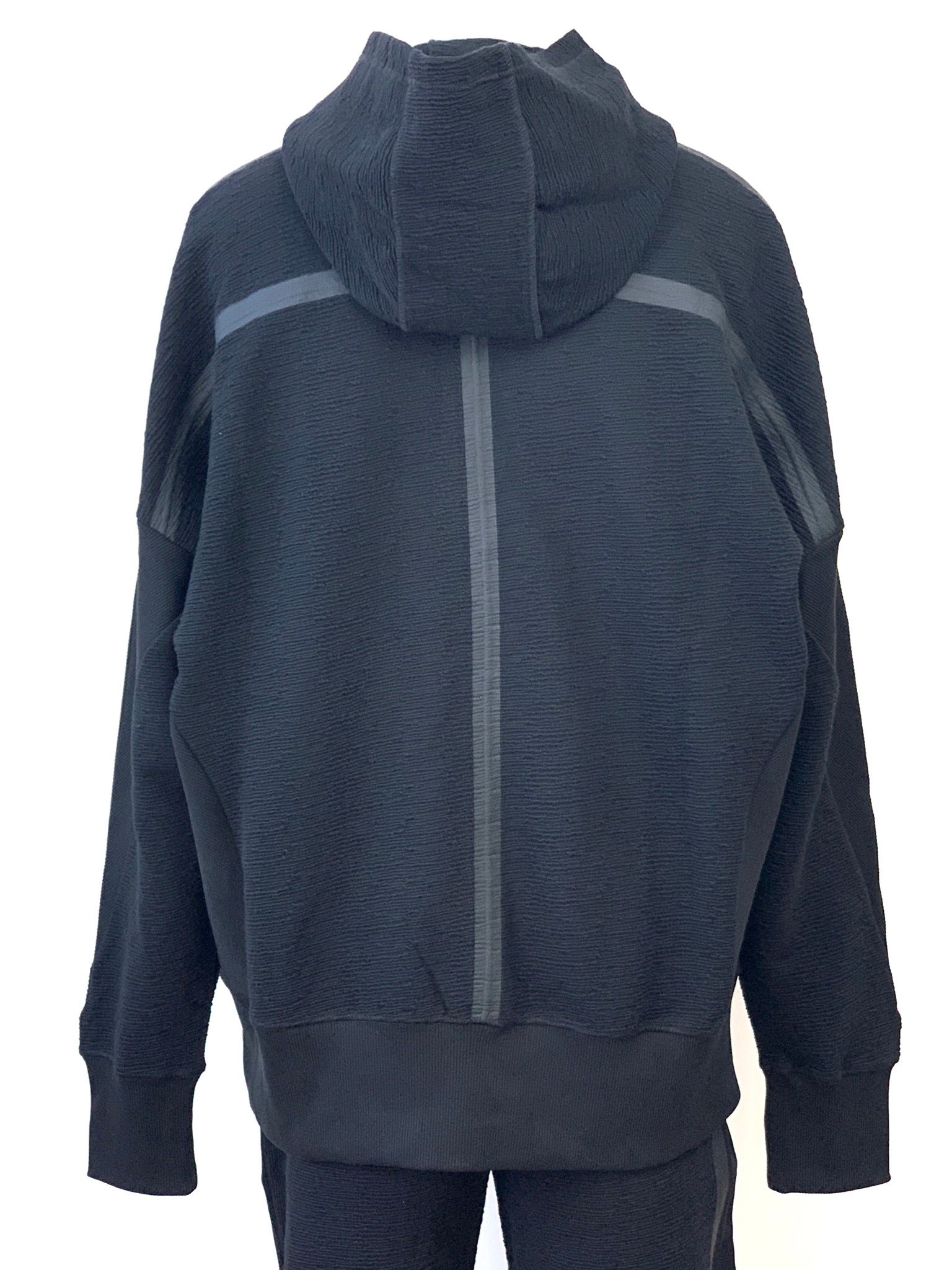パネルロゴ フーディー / Knitted TEXTURED HOODY / ブラック × シルバー