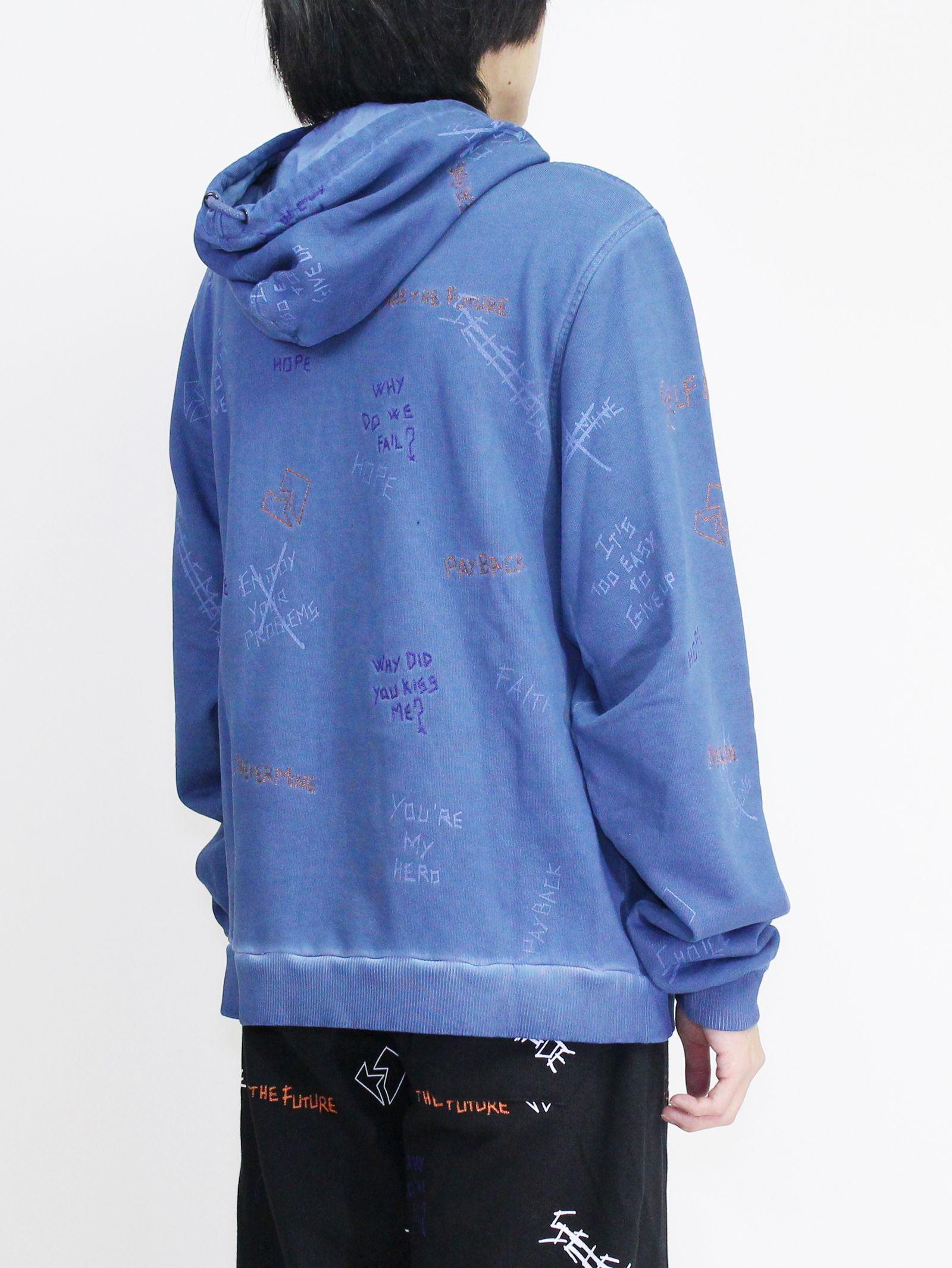 【20AW】総柄 刺繍プリント パーカー / WRITTINGS HOODIE / ネイビー