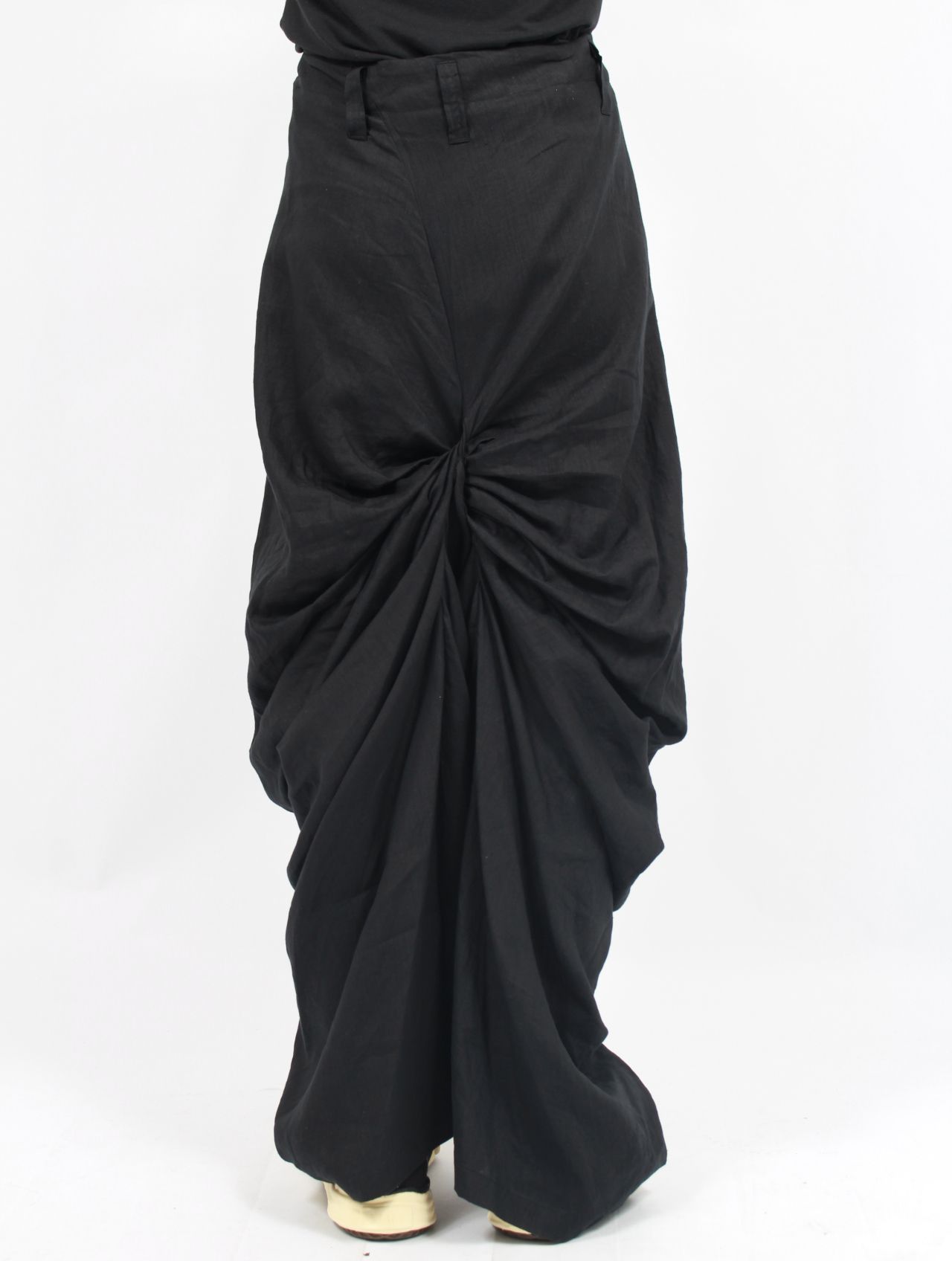【25SS】ドレープド リネン パンツ / DRAPED LINEN PANTS / ブラック
