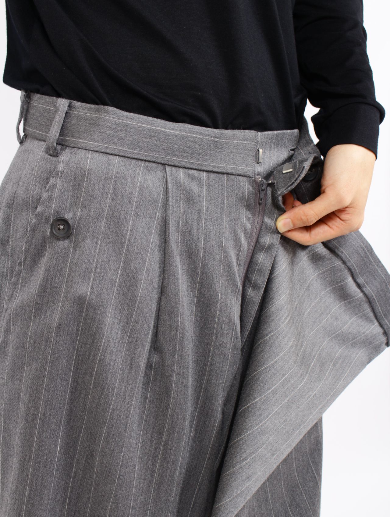 【26SS】ストライプ ラップ パンツ / WRAP PANTS / グレー