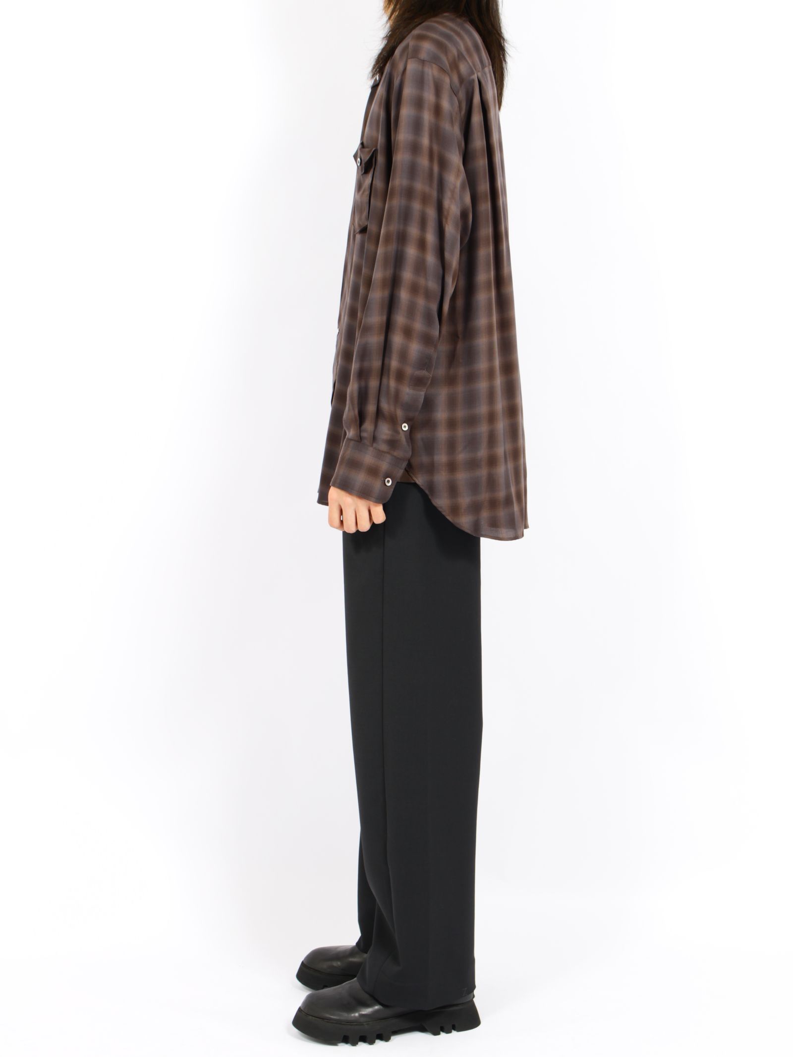 【26AW】 ネクタイ シャツ / NECKTIE SHIRT / ブラウン