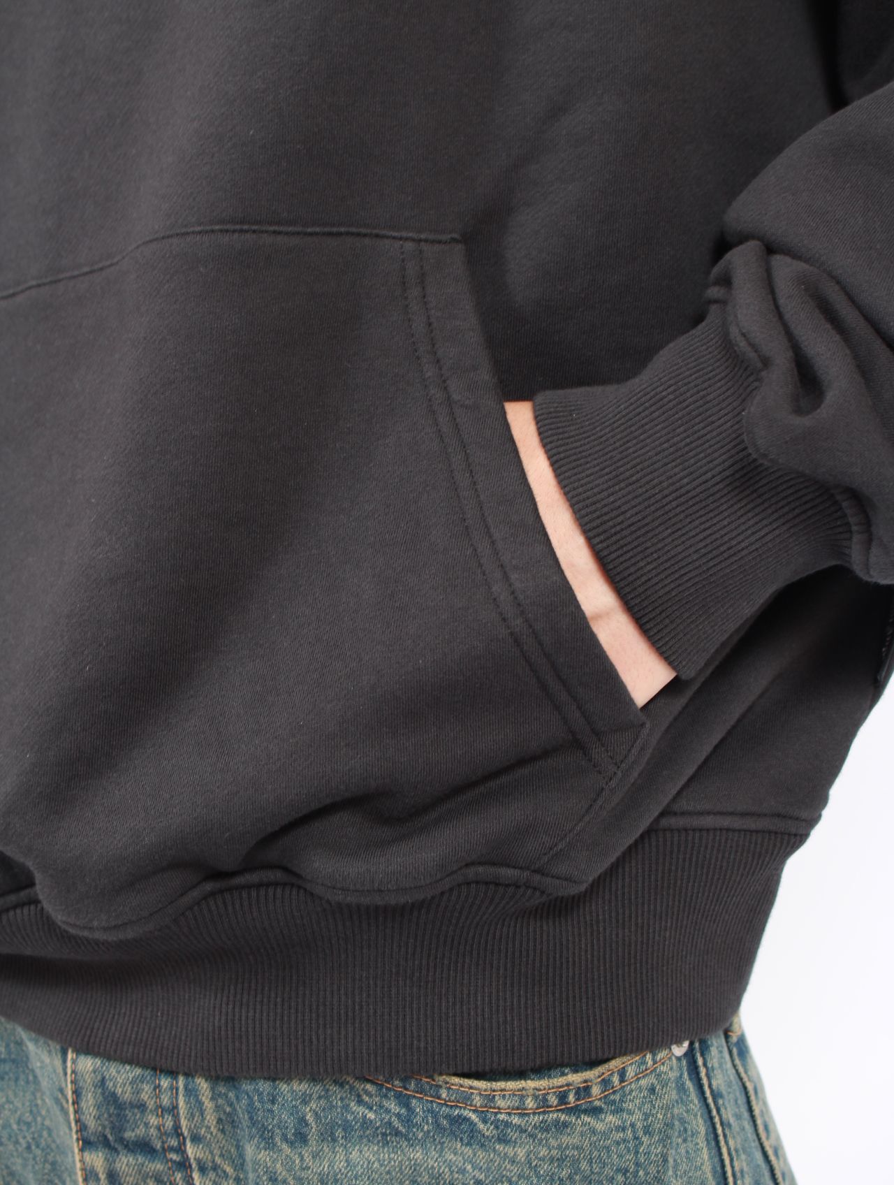 【25AW】バック カーブロゴ ルーズ フーディー パーカー / BACK CURVED LOGO LOOSE HOODY / ブラック×ホワイト