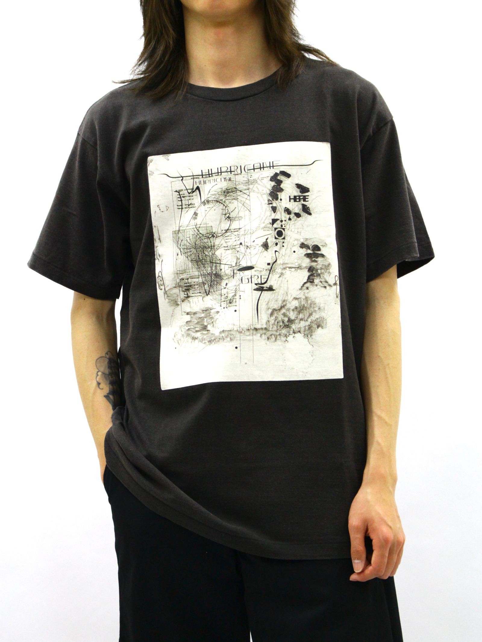 【26SS】ハリケーン グラフィック Tシャツ / HURRICANE GRAPHIC TEE / ブラック