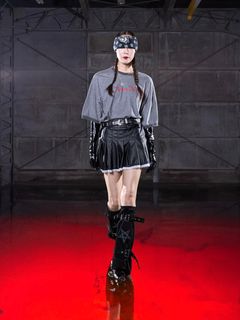 【26SS】ディストレスド トリム Tシャツ 'ASIANBLOOD / DISTRESSED TRIM T SHIRT 'ASIANBLOOD / ブラック