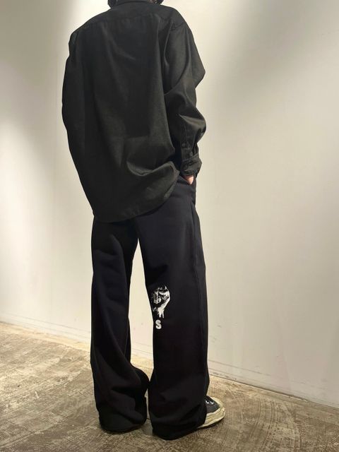 絶妙な抜け感がポイント！スウェットパンツを取り入れたラフコーデ