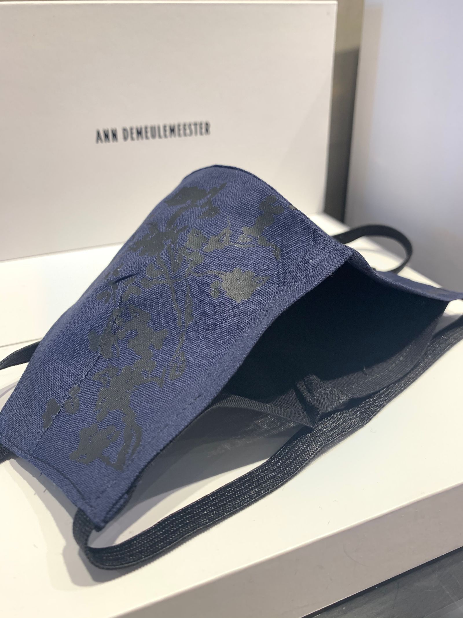 藤柄 マスク MOUTH MASK BLUE + PRINT“BLOSSM“BLACK