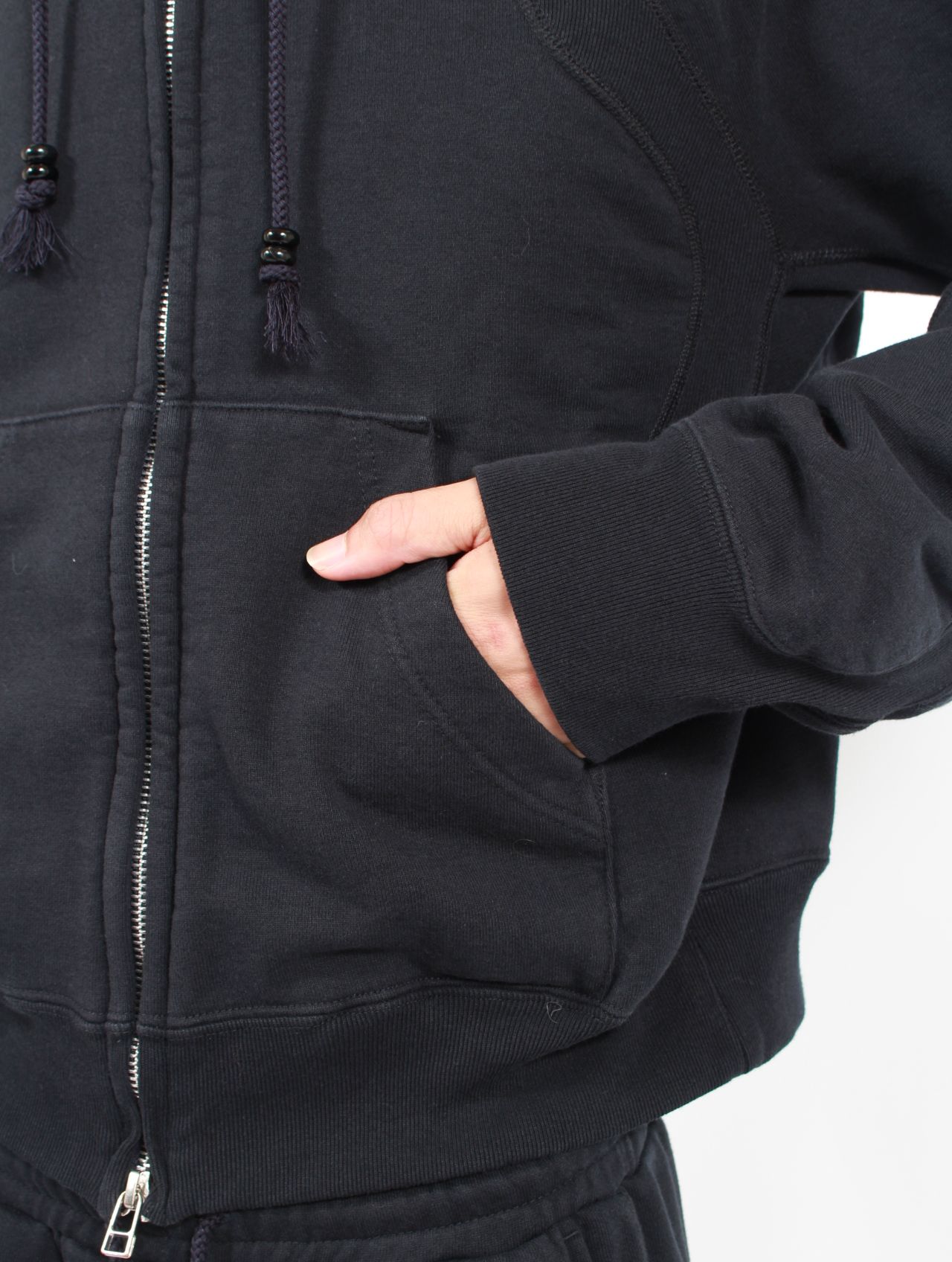 【25AW】 パネルド ジップアップ フーディー パーカー / PANELLED ZIP UP HOODIE / BLACK(ブラック)