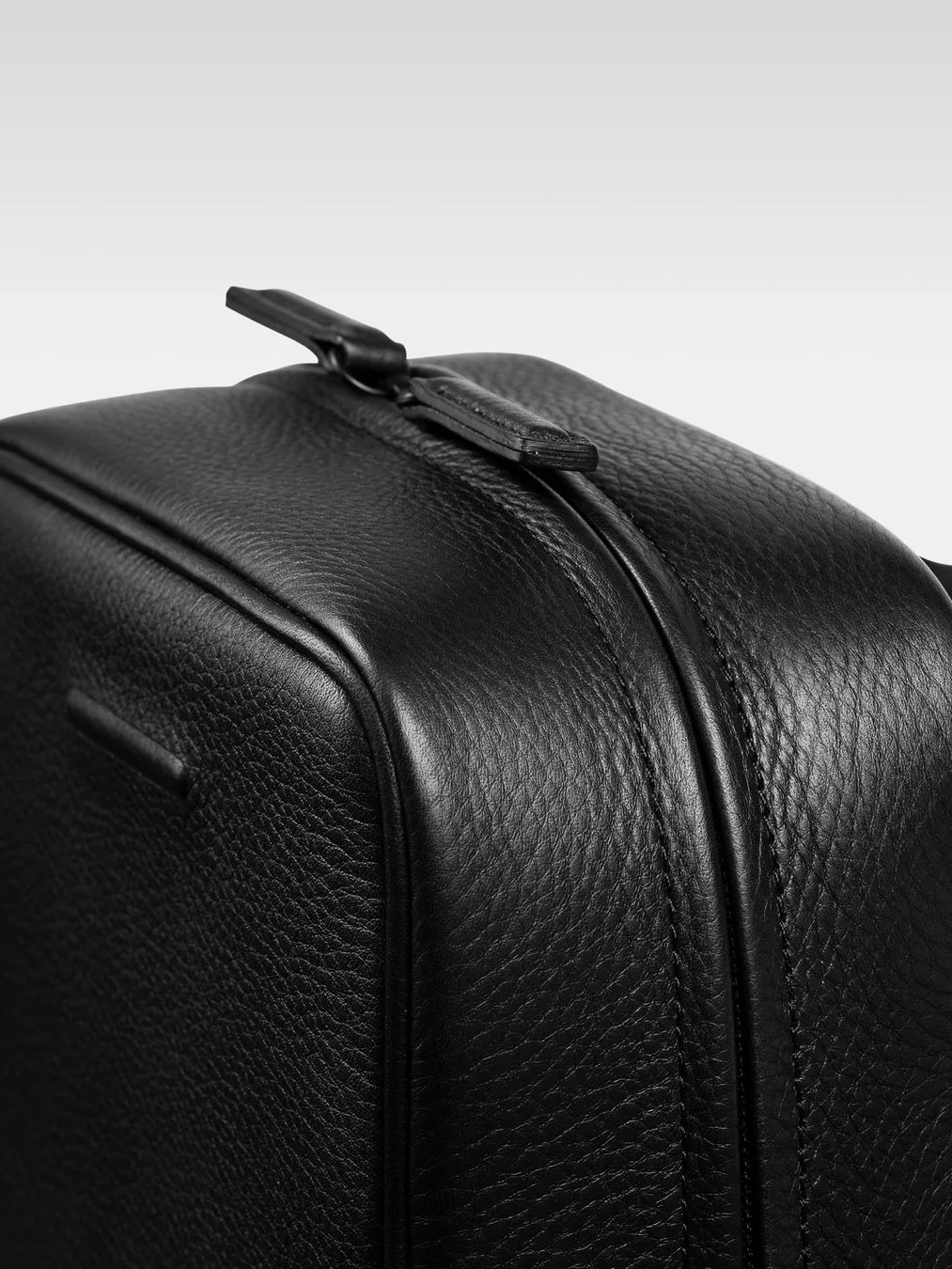 ウィークエンド カメラバッグ ミディアム / WEEKEND CAMERA BAG MEDIUM / ブラック