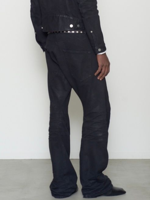 【26AW】3D ツイステッド ジーンズ デニム パンツ コーティング加工 / 3D TWISTED JEANS / LUSTER COATED BLACK(ブラック)