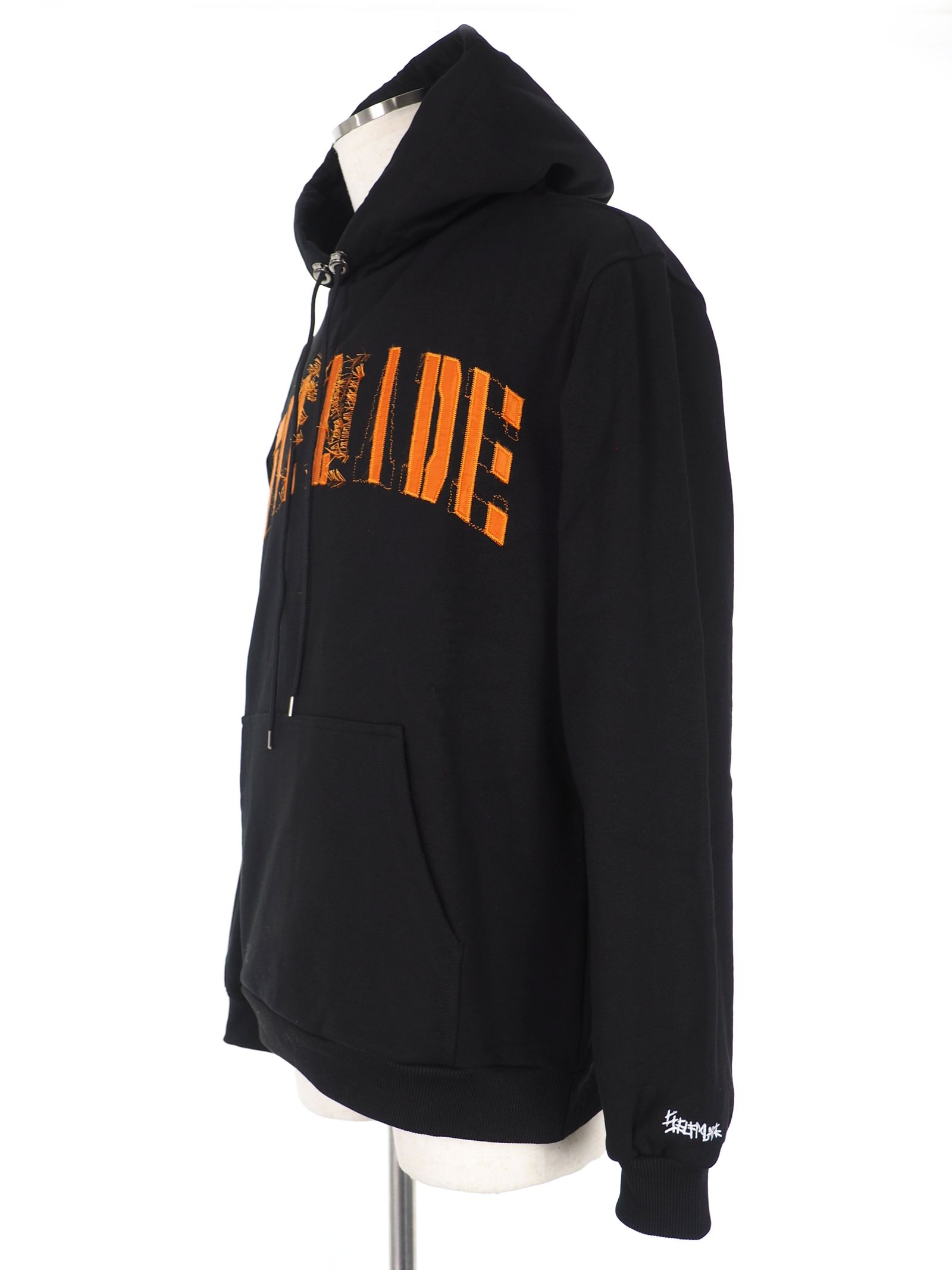 【20AW】刺繍柄 ダメージ加工 パーカー / BLACK  HOODIE  WITH  RIPPED  EMBROIDERY / ブラック × オレンジ