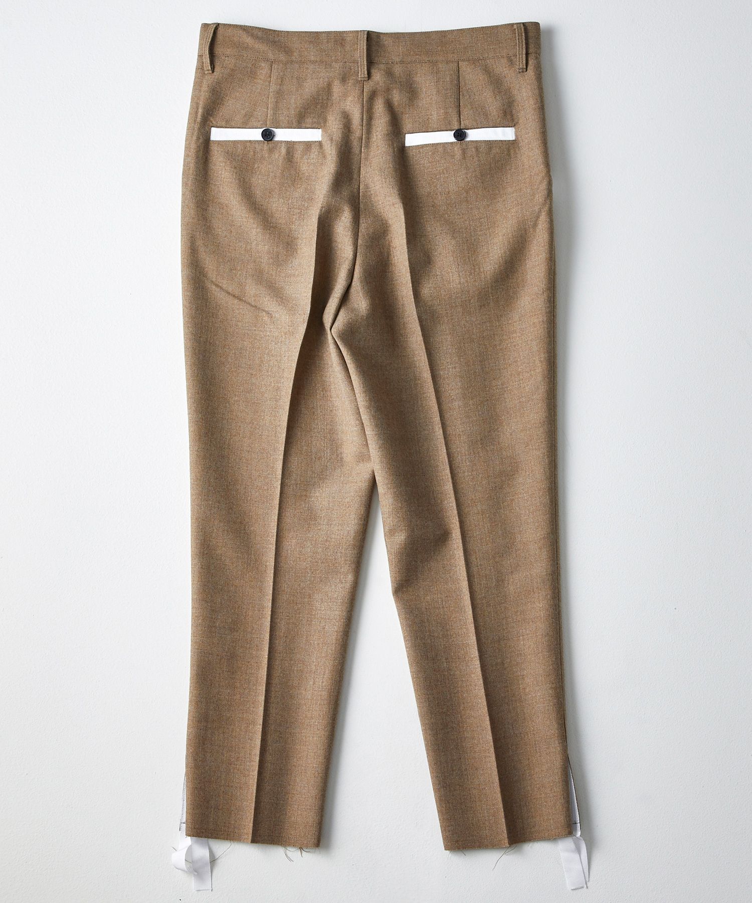 【神木隆之介さん着用】テープ スリット トラウザーズ / TAPE SLIT TROUSERS "w" / ベージュ