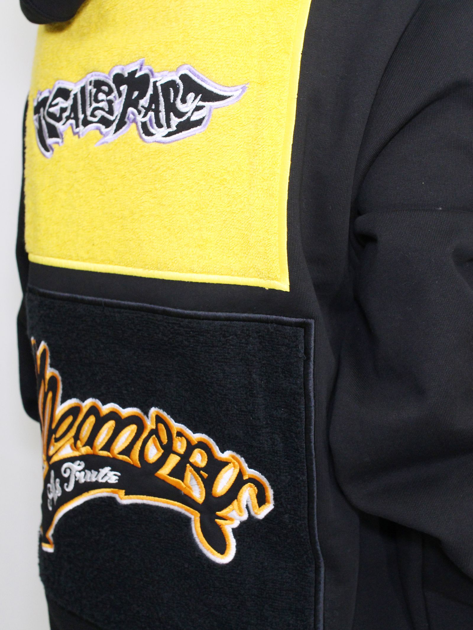 【20AW】バック刺繍柄 タオル地ワッペン パーカー / ACK HOODIE EMBROIDERED / ブラック × イエロー