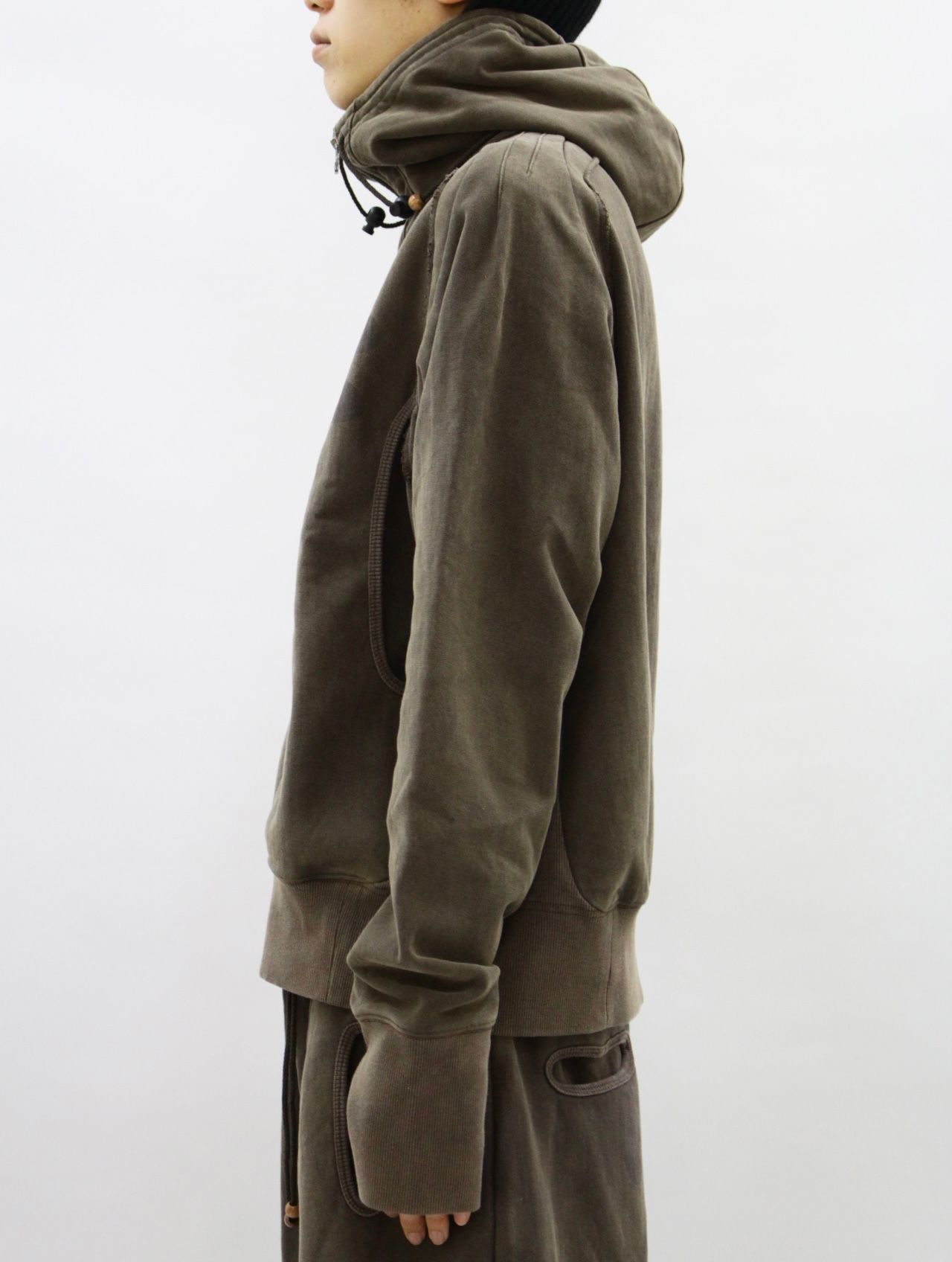 【25AW】25 フーディー パーカー / 25 HOODIE / ブラウン