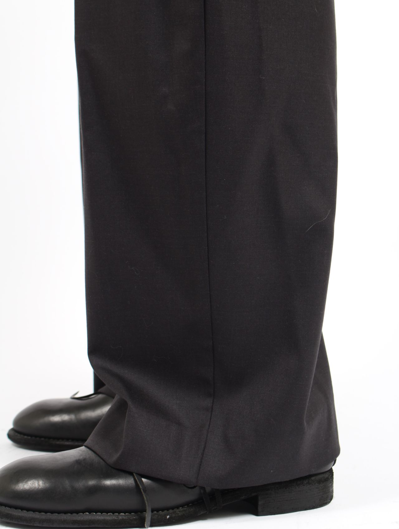 【26SS】 2タック カーブド レッグ トラウザー / 2TUCK CURVED LEG TROUSERS / BLACK(ブラック)